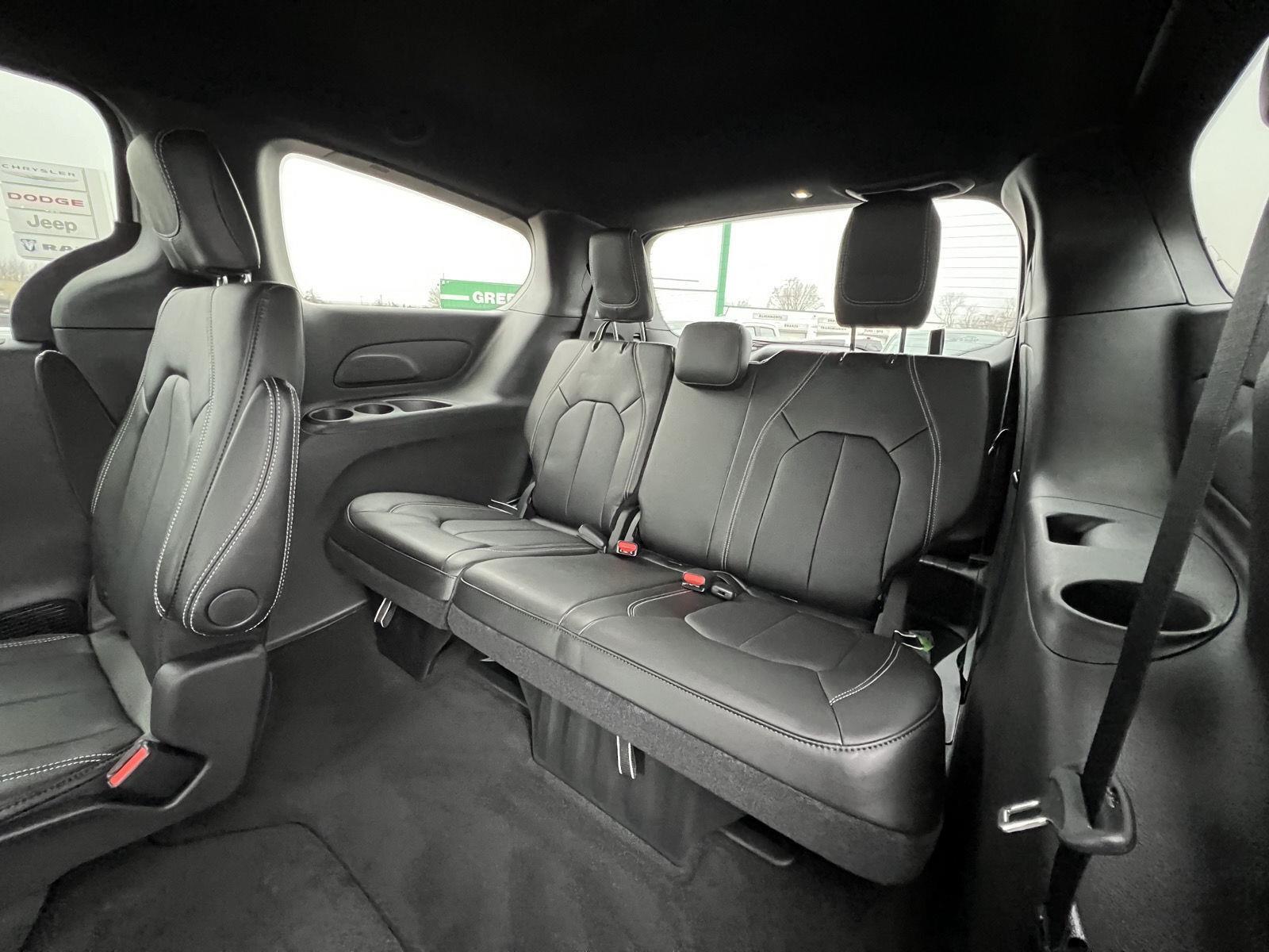 2026 Chrysler Voyager LX - Photo 37