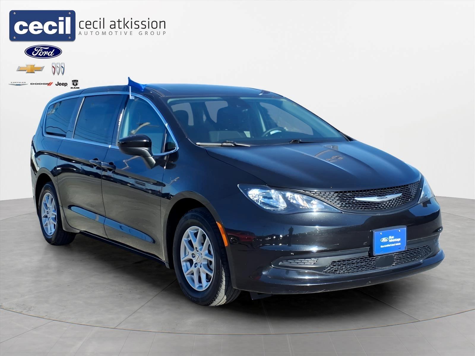 2023 Chrysler Voyager LX