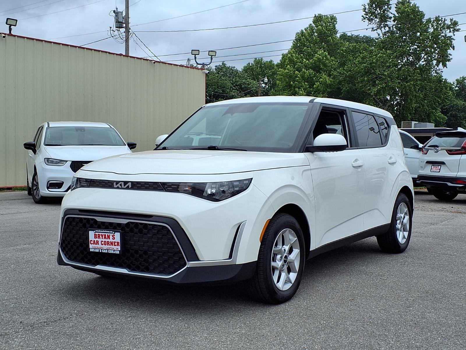 2025 Kia Soul 2.0L LX IVT's photo