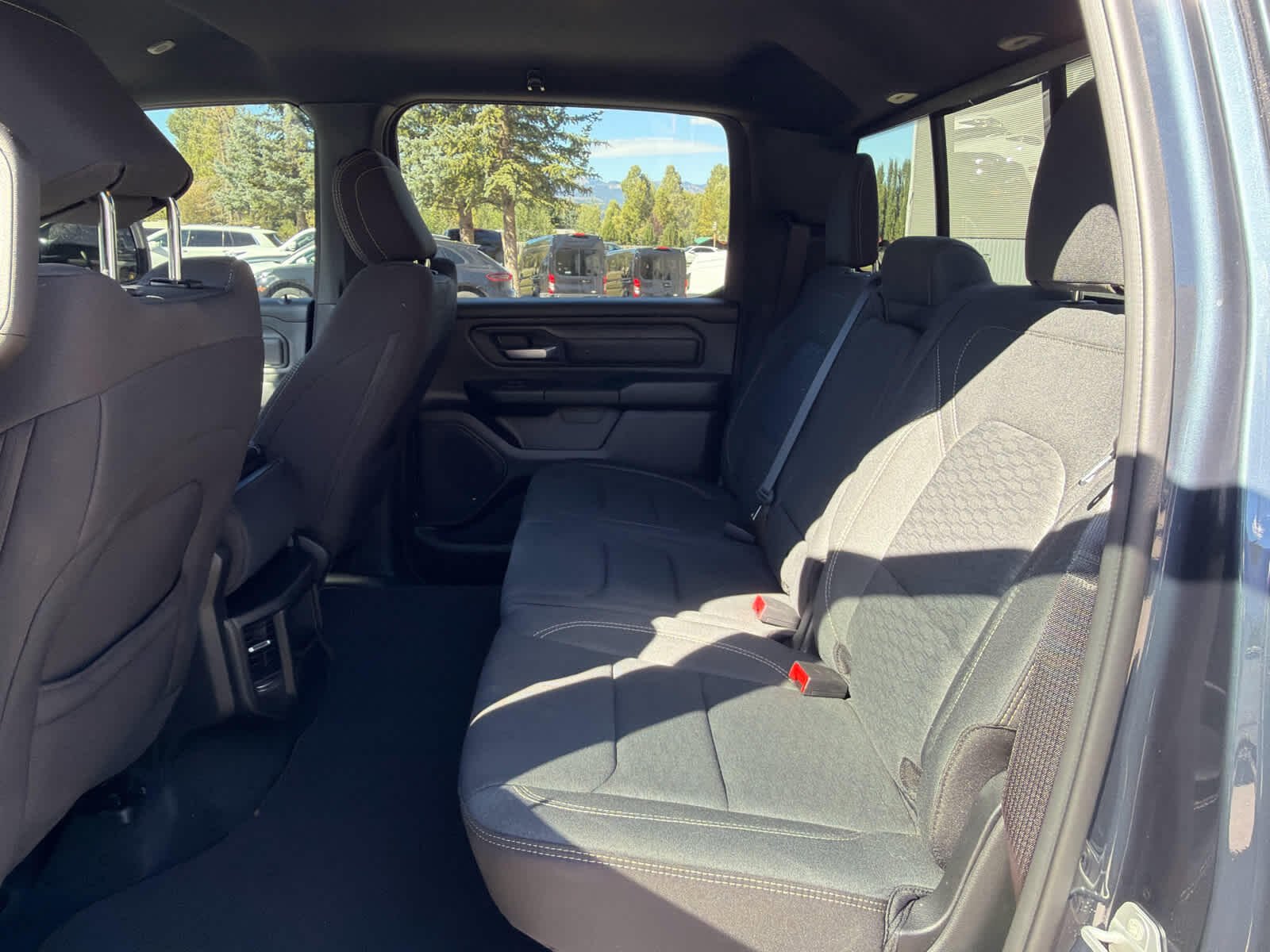 2026 RAM 1500 Express - Photo 15