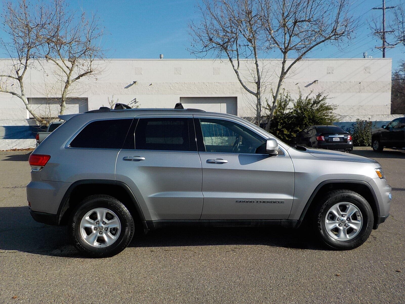 Used 2017 Jeep Grand Cherokee Laredo E with VIN 1C4RJFAG6HC753867 for sale in Redding, CA