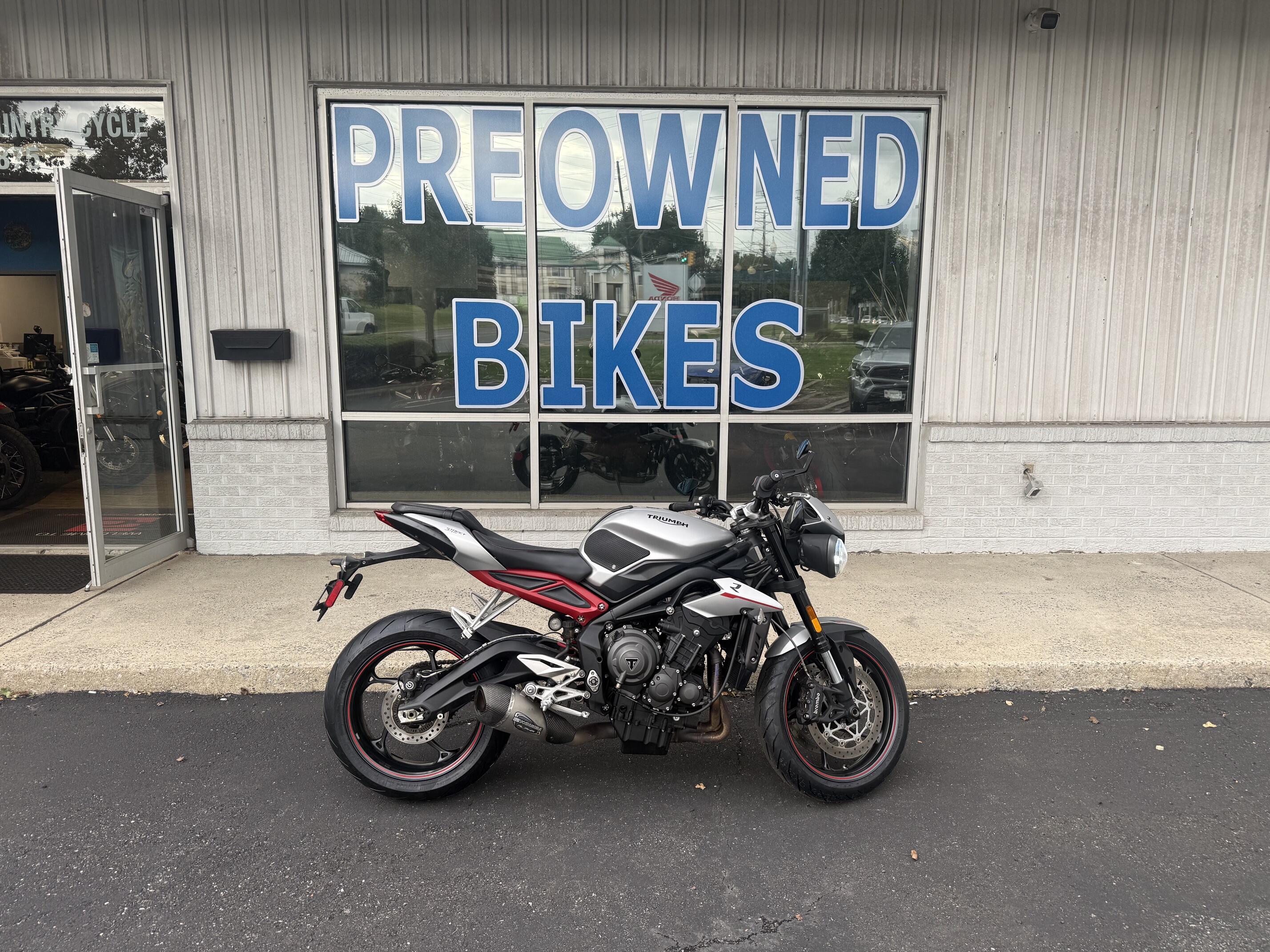 2018 Triumph STREET TRIPLE R