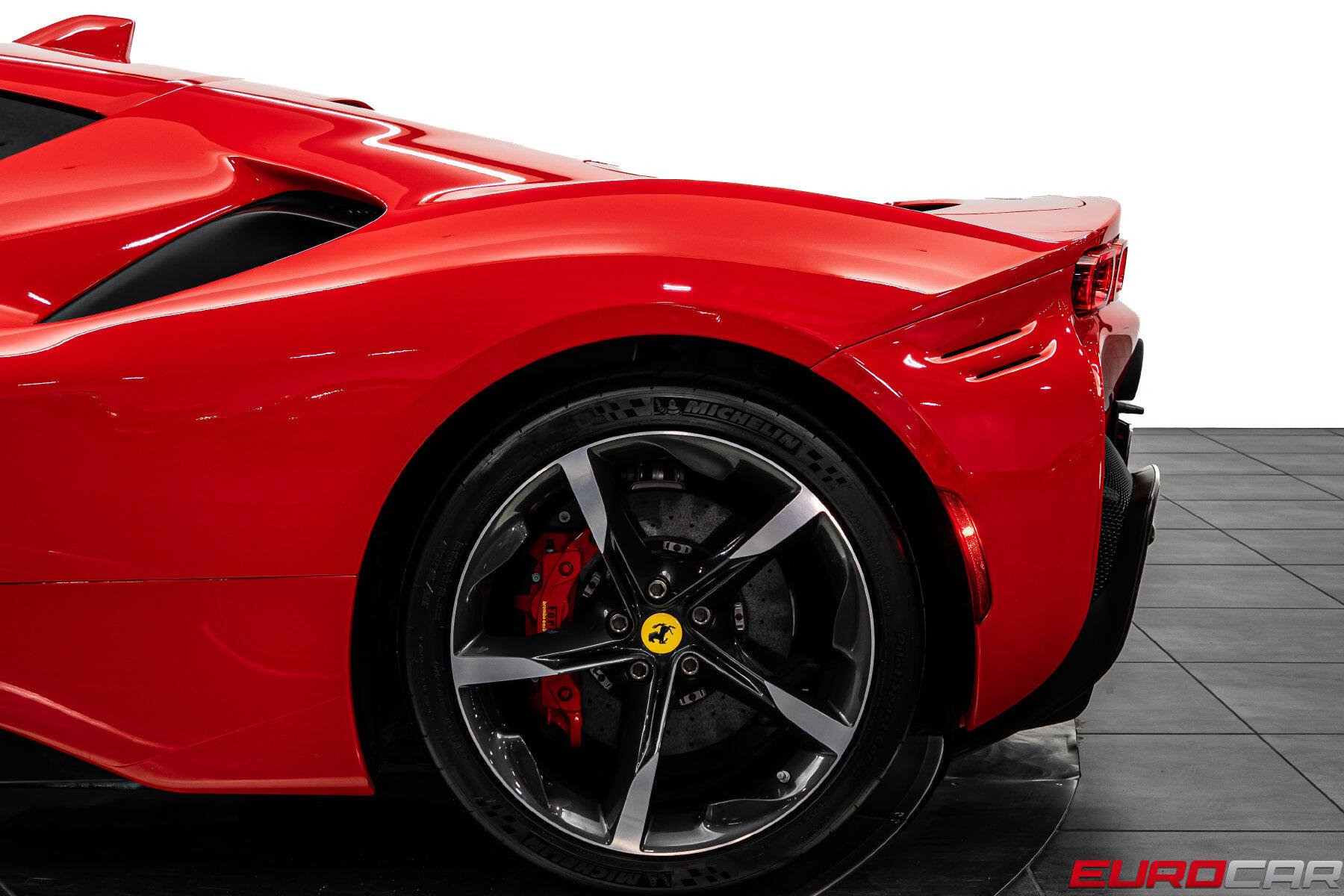 2021 Ferrari SF90 Stradale *CARBON STEERING WHEEL * FULL ELECTRIC SEATS*Image 18