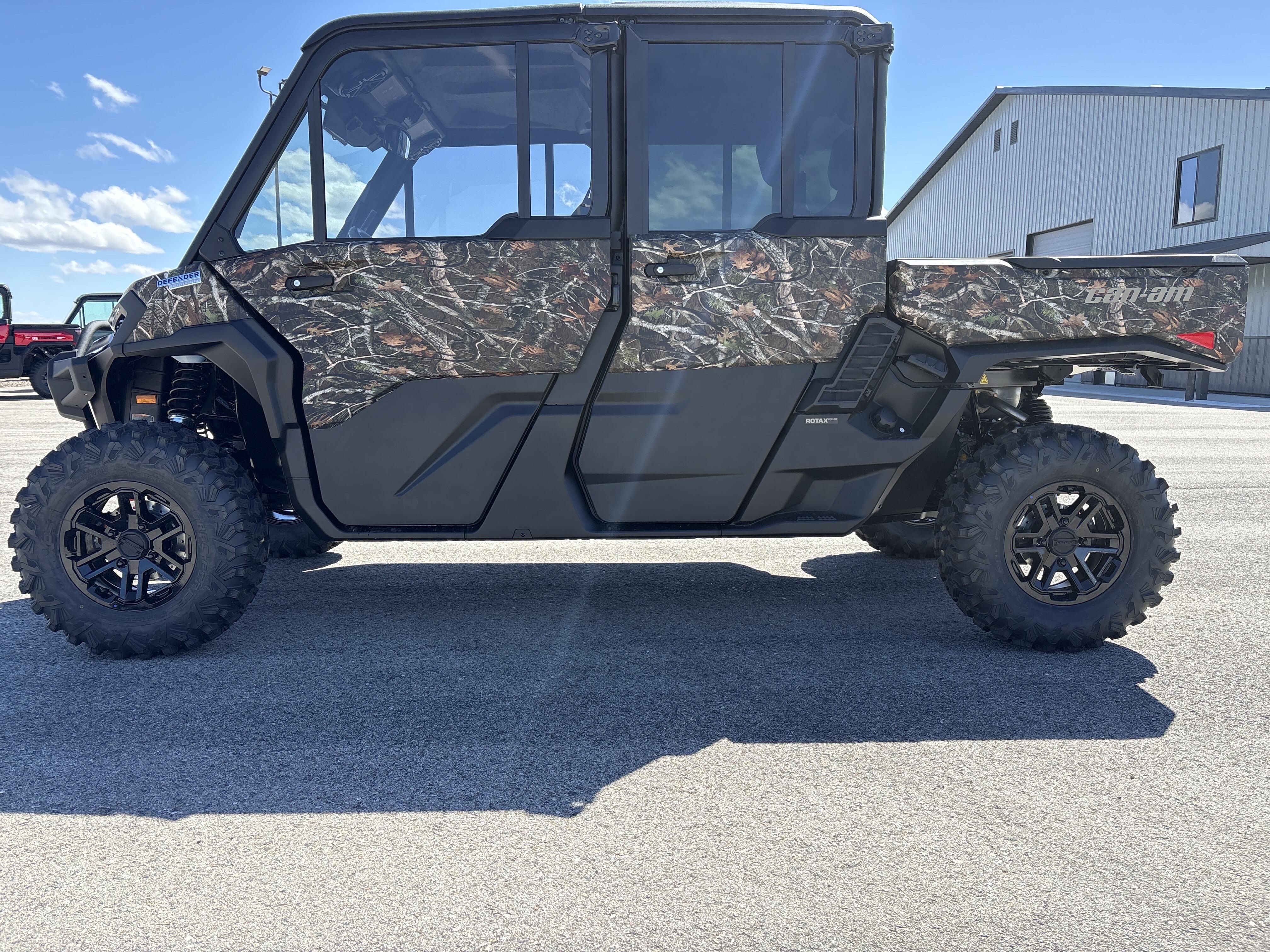 2026 Can-Am DEFENDER MAX LIMITED HD11