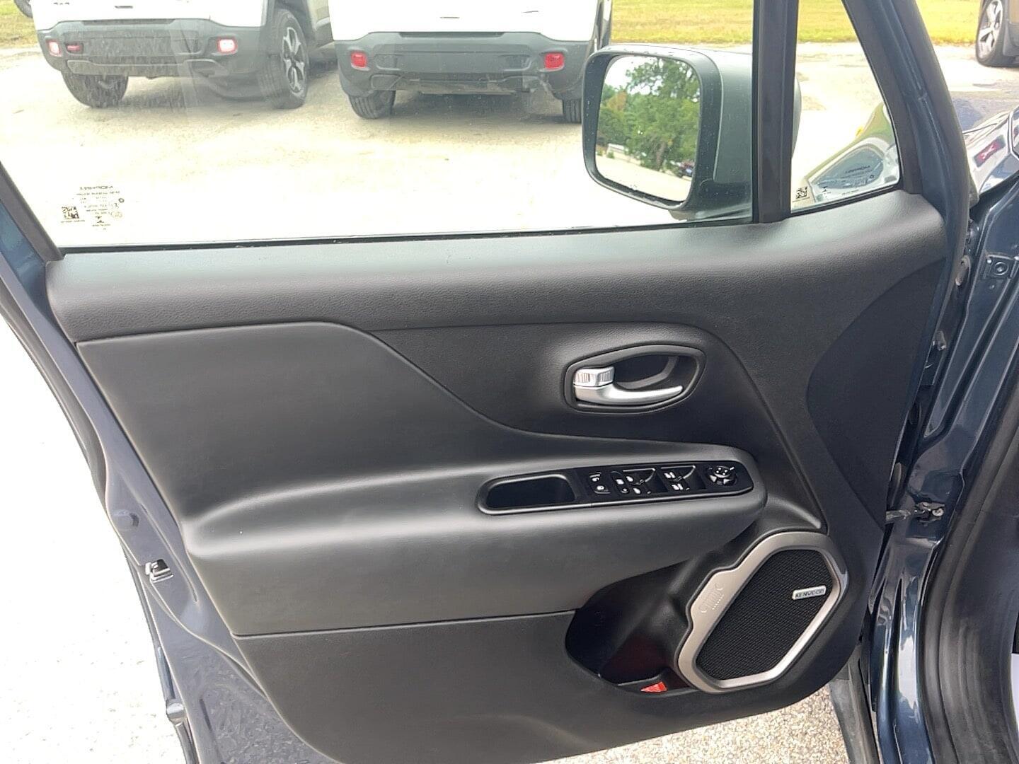 2021 Jeep Renegade Limited - Photo 11