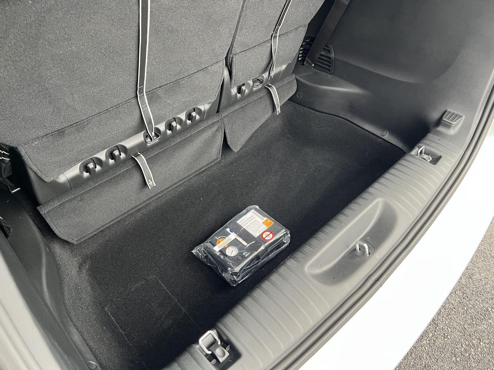 2026 Chrysler Voyager LX - Photo 41
