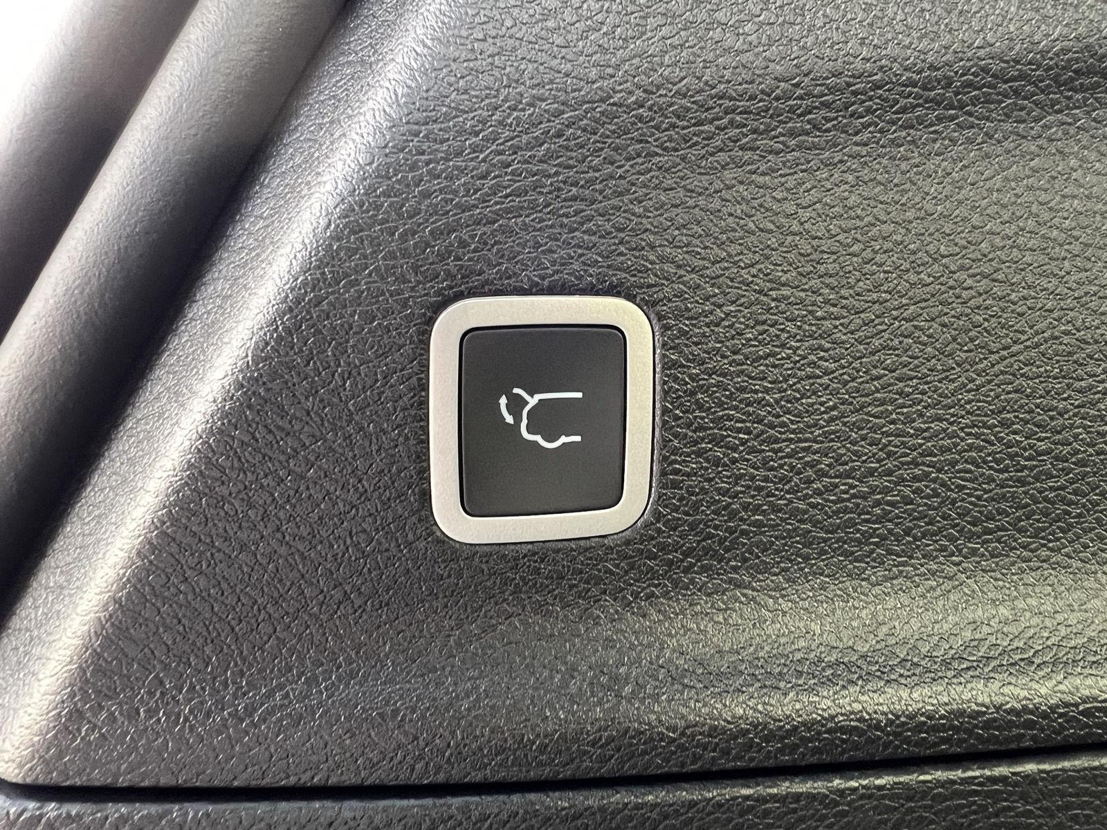2026 Chrysler Voyager LX - Photo 50