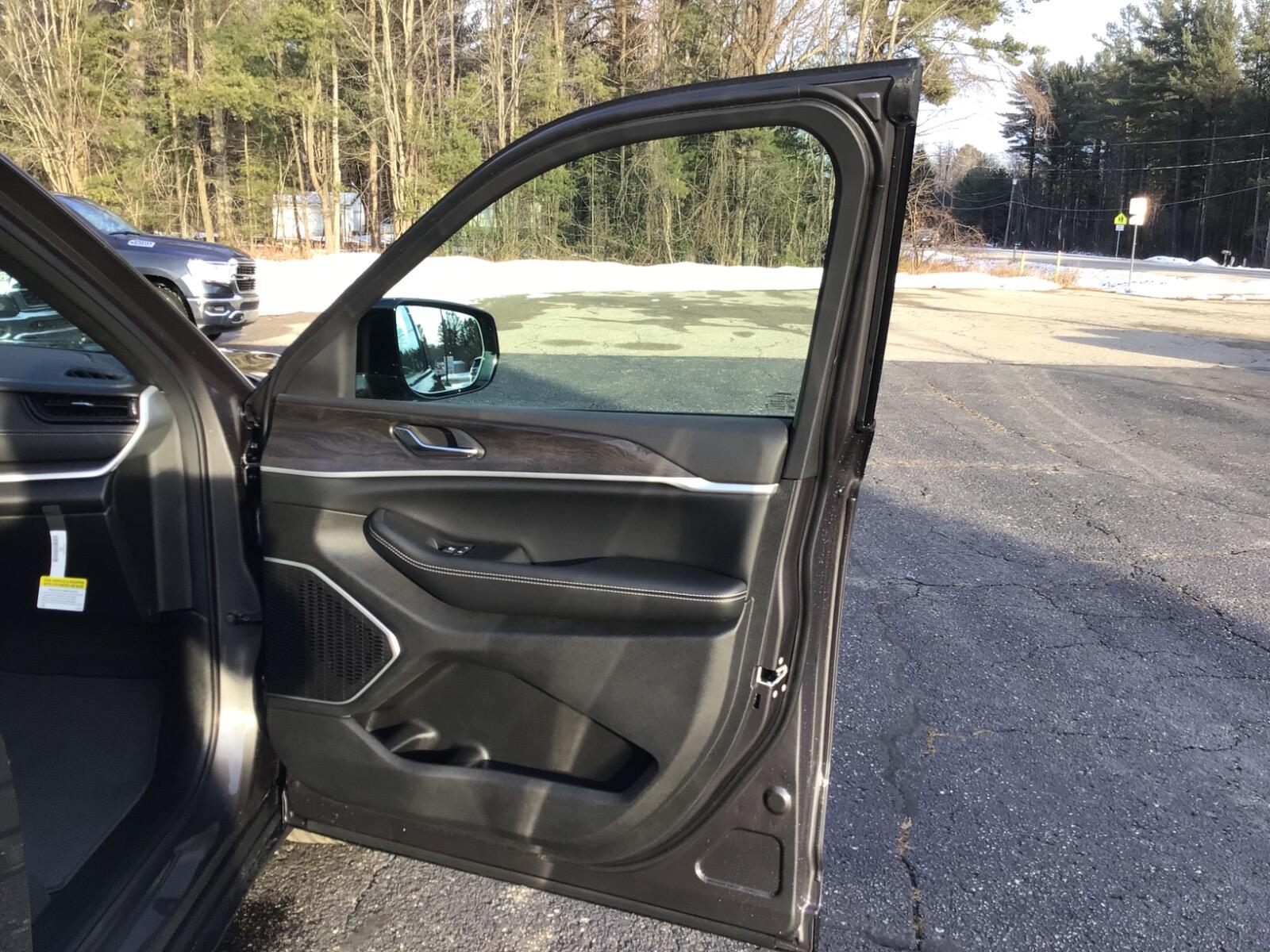 2026 Jeep Grand Cherokee Limited - Photo 11