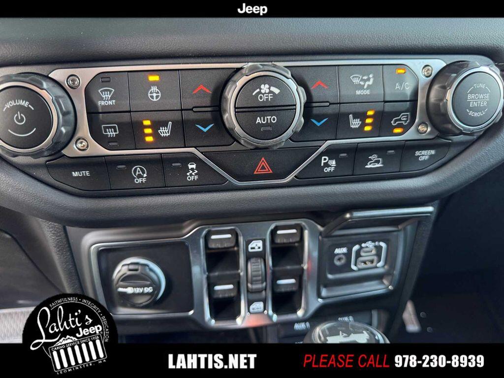 2025 Jeep Wrangler 4-Door Sahara - Photo 20