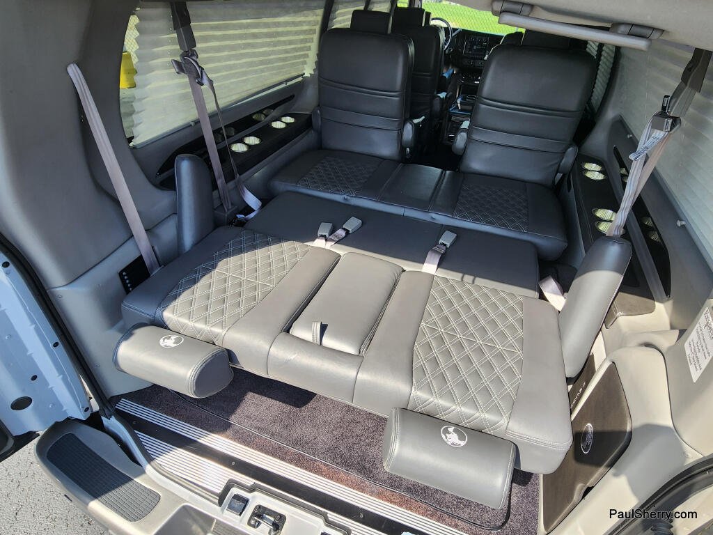 2023 GMC Savana Cargo Work Van - Photo 21