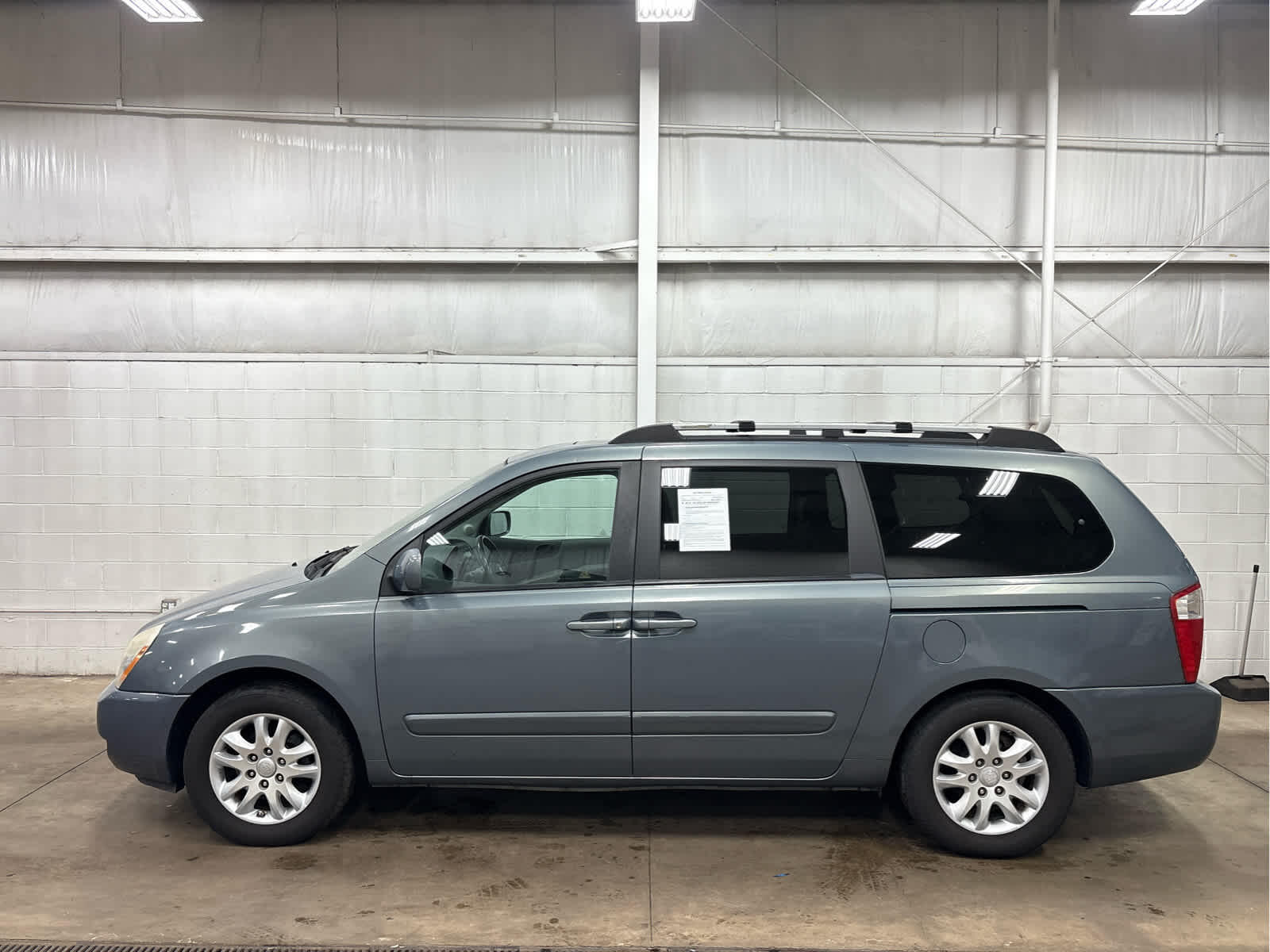 Used 2007 Kia Sedona EX with VIN KNDMB233976148748 for sale in Wilmington, OH