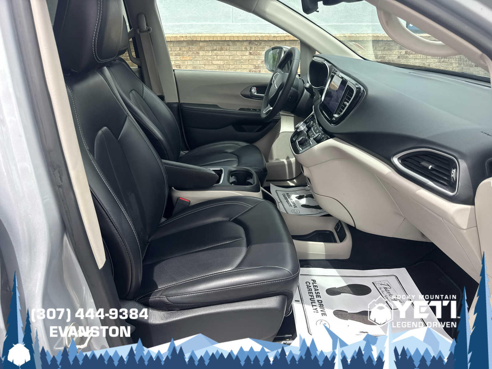 2023 Chrysler Pacifica Touring L - Photo 10