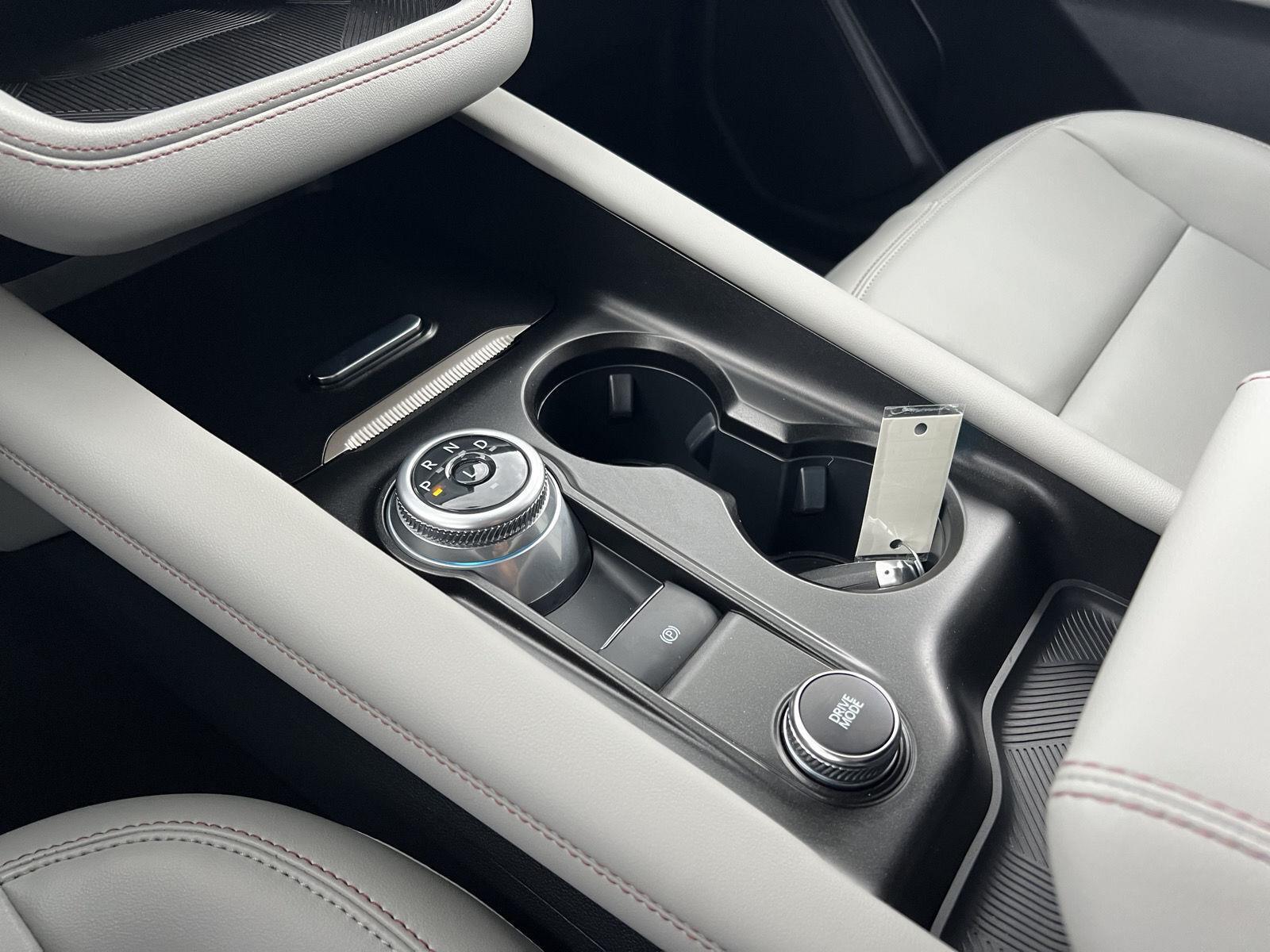 2025 Ford Explorer Active - Photo 33