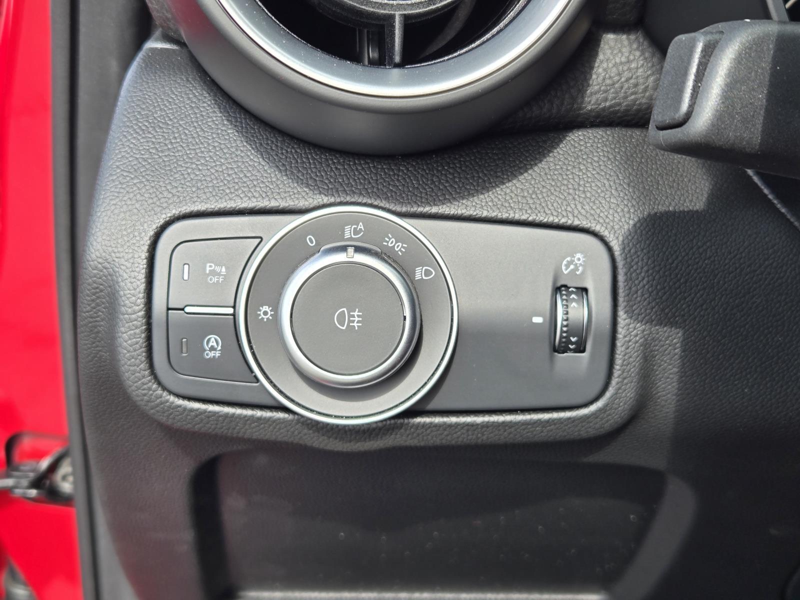 2026 Alfa Romeo Giulia Base - Photo 18