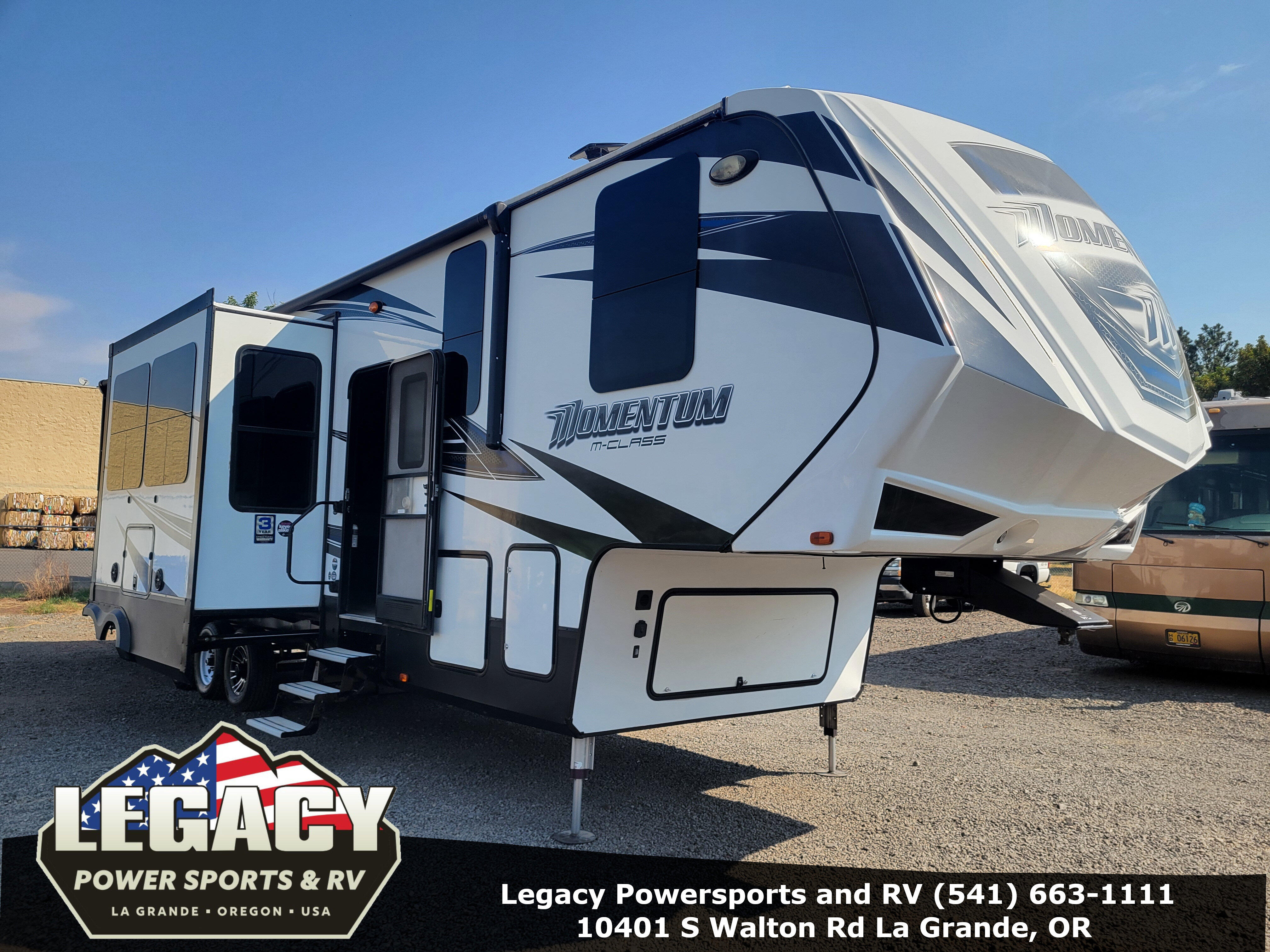 2017 GRAND DESIGN MOMENTUM M- 388M