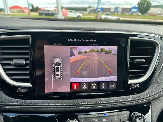 2025 Chrysler Pacifica Select - Photo 23