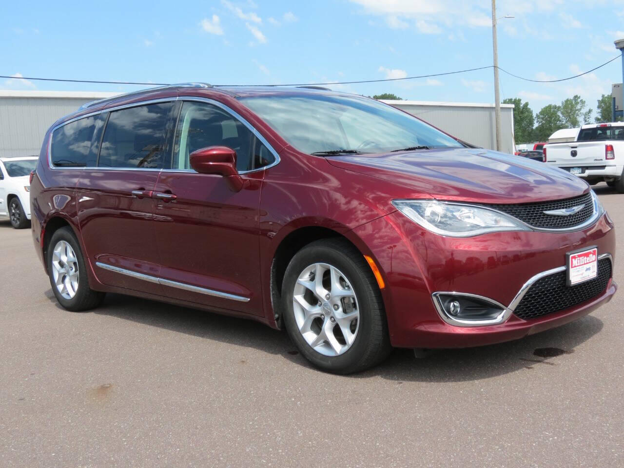 Used 2020 Chrysler Pacifica Touring L Plus with VIN 2C4RC1EG6LR126142 for sale in Fairmont, Minnesota