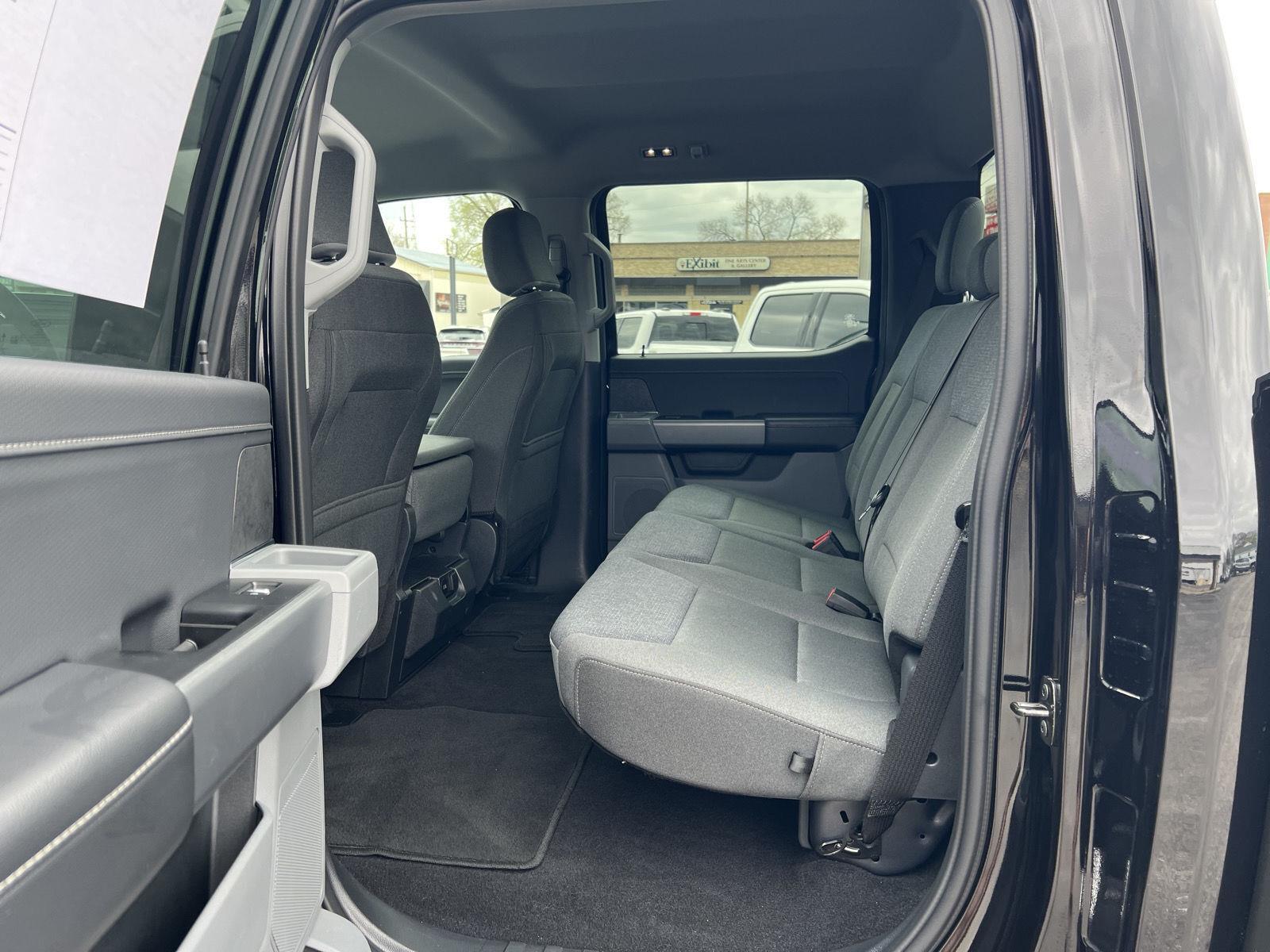 2025 Ford F-150 XLT - Photo 40