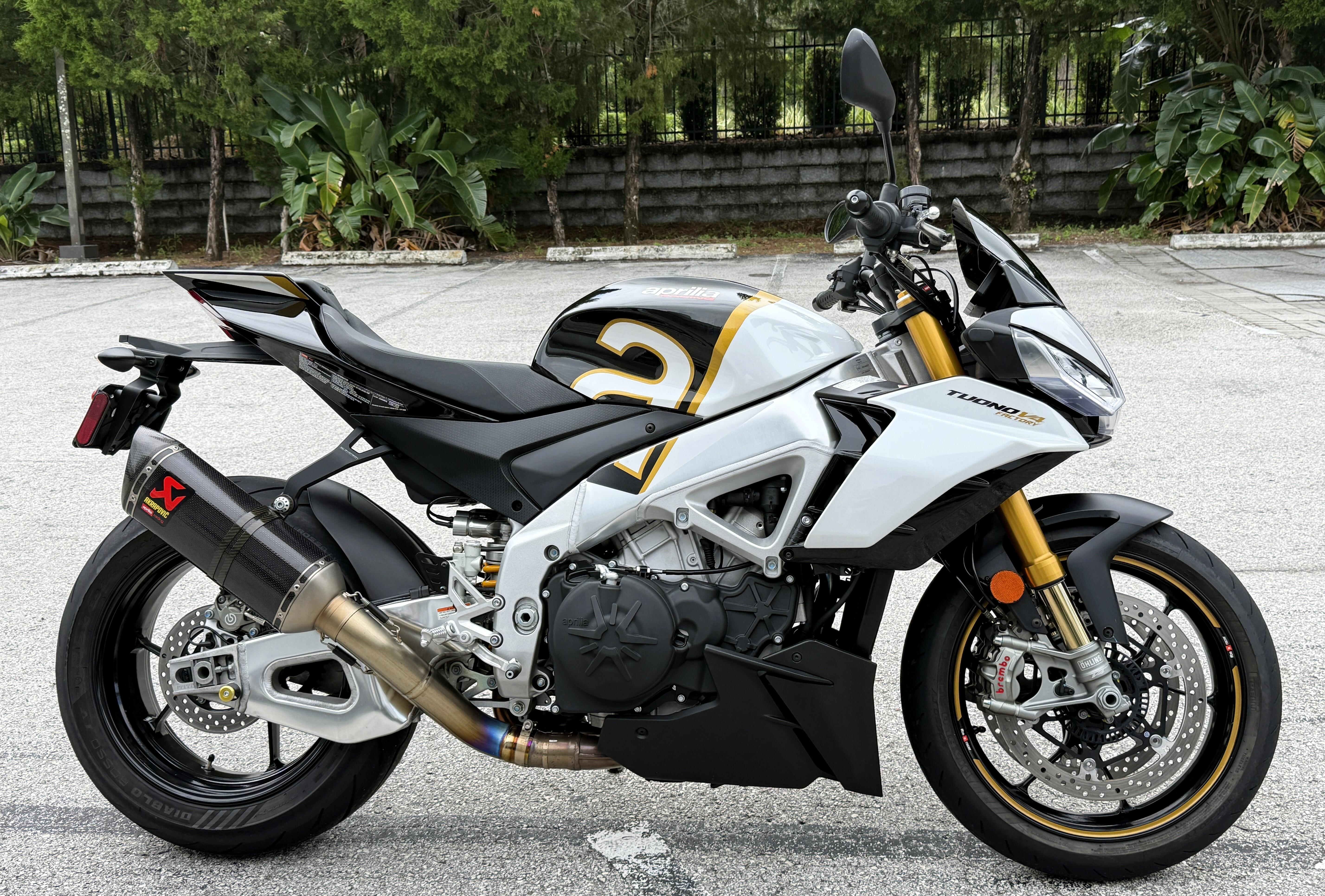 2024 Aprilia TUONO V4 1100 FACTORY
