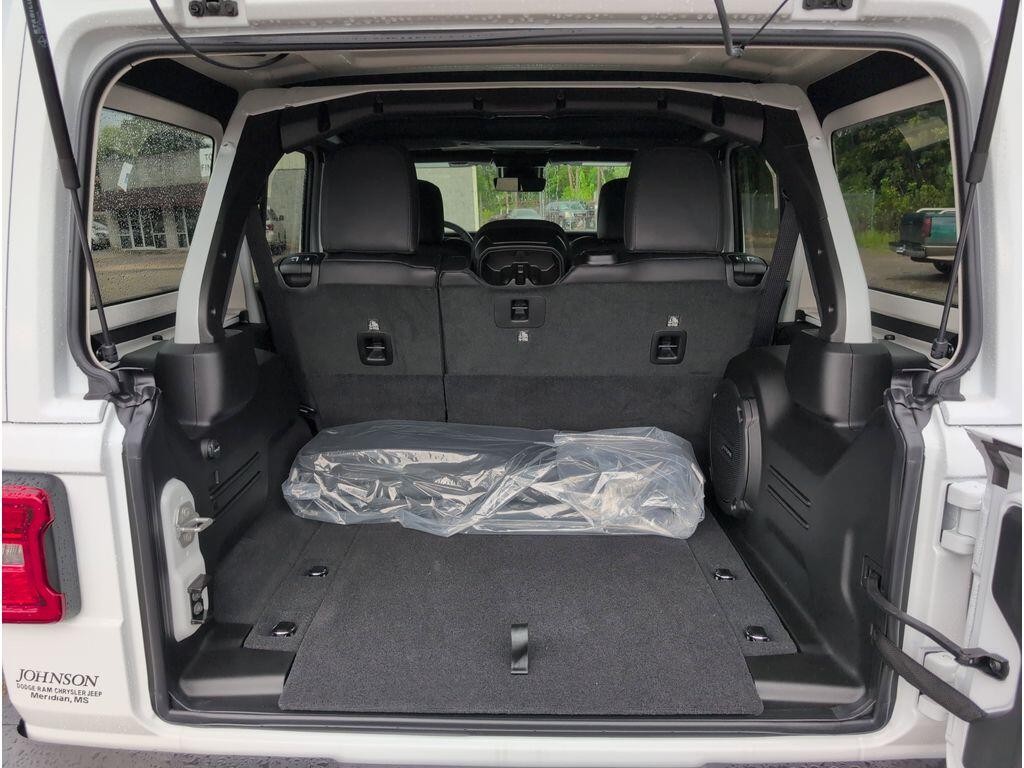 2025 Jeep Wrangler 4-Door Sahara - Photo 35