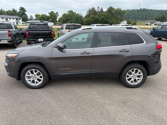 Used 2015 Jeep Cherokee Latitude with VIN 1C4PJMCS1FW687222 for sale in Prairie du Chien, WI