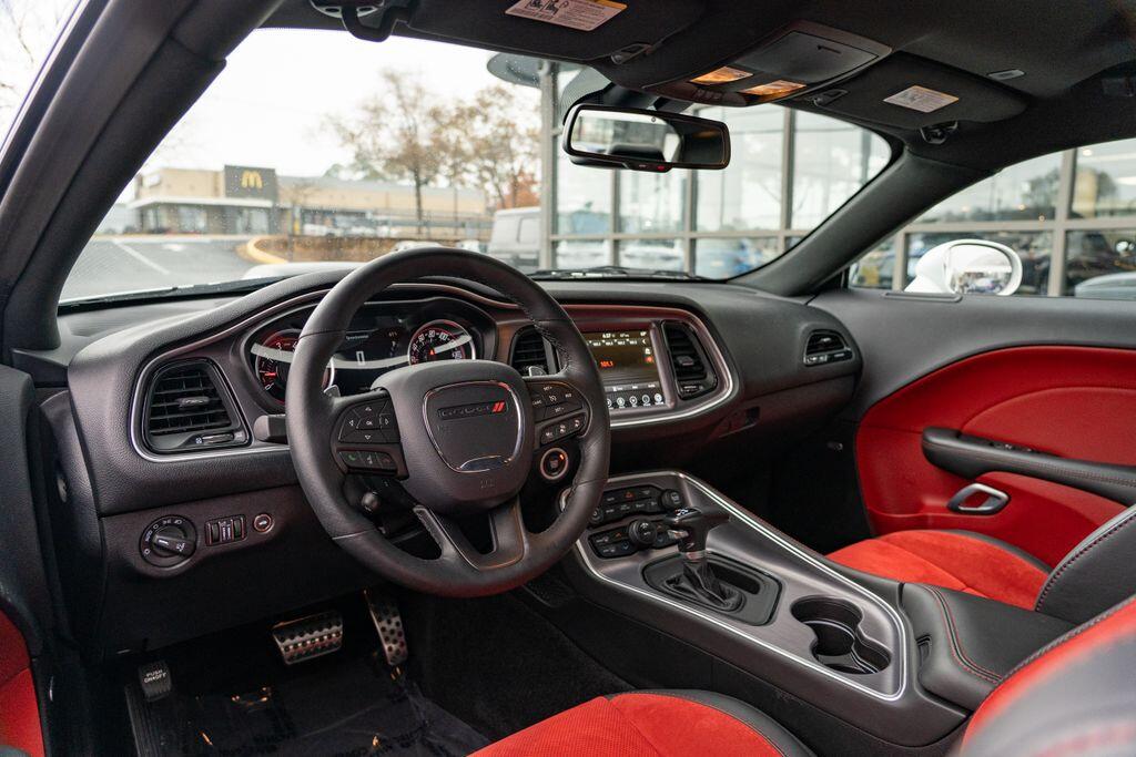 2017 Dodge Challenger R/T Plus photo 15