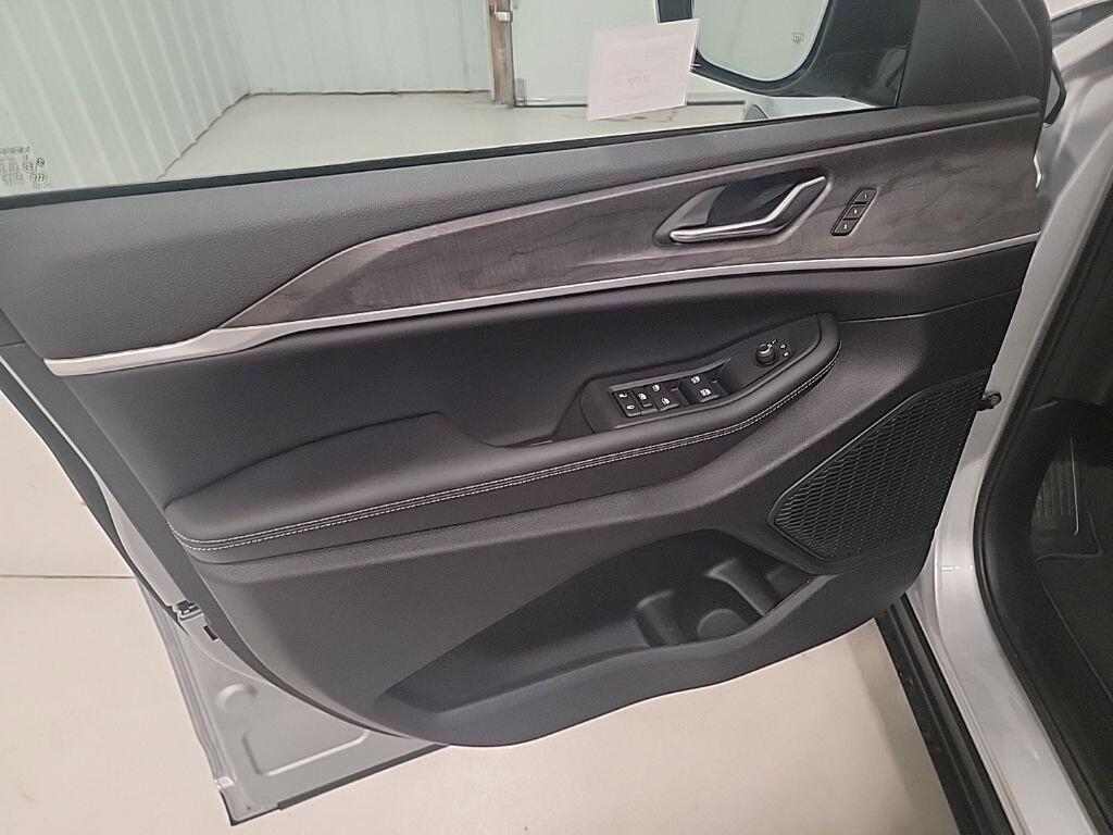 2025 Jeep Grand Cherokee L Limited - Photo 12