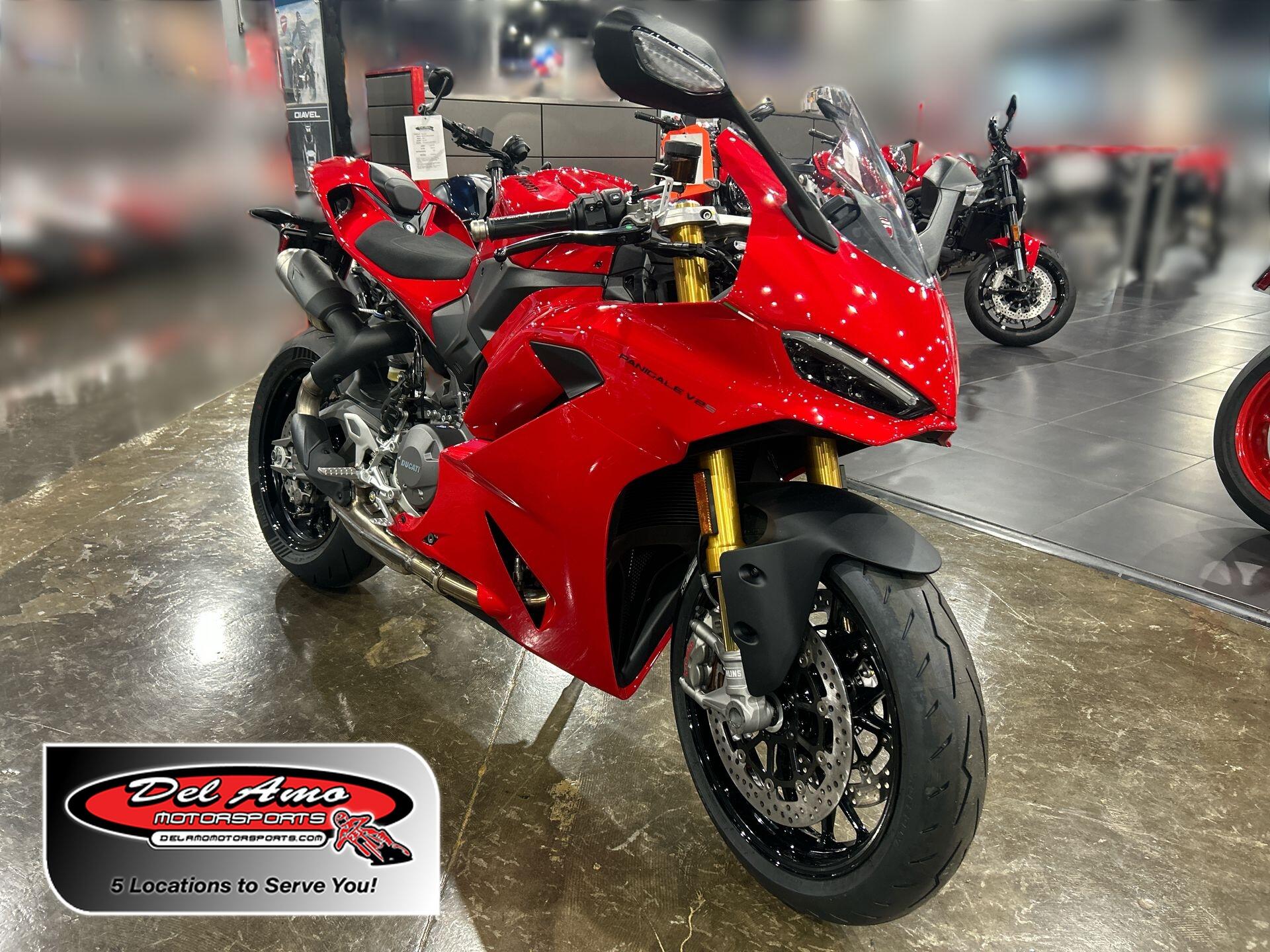 2026 Ducati PANIGALE V2 S 896