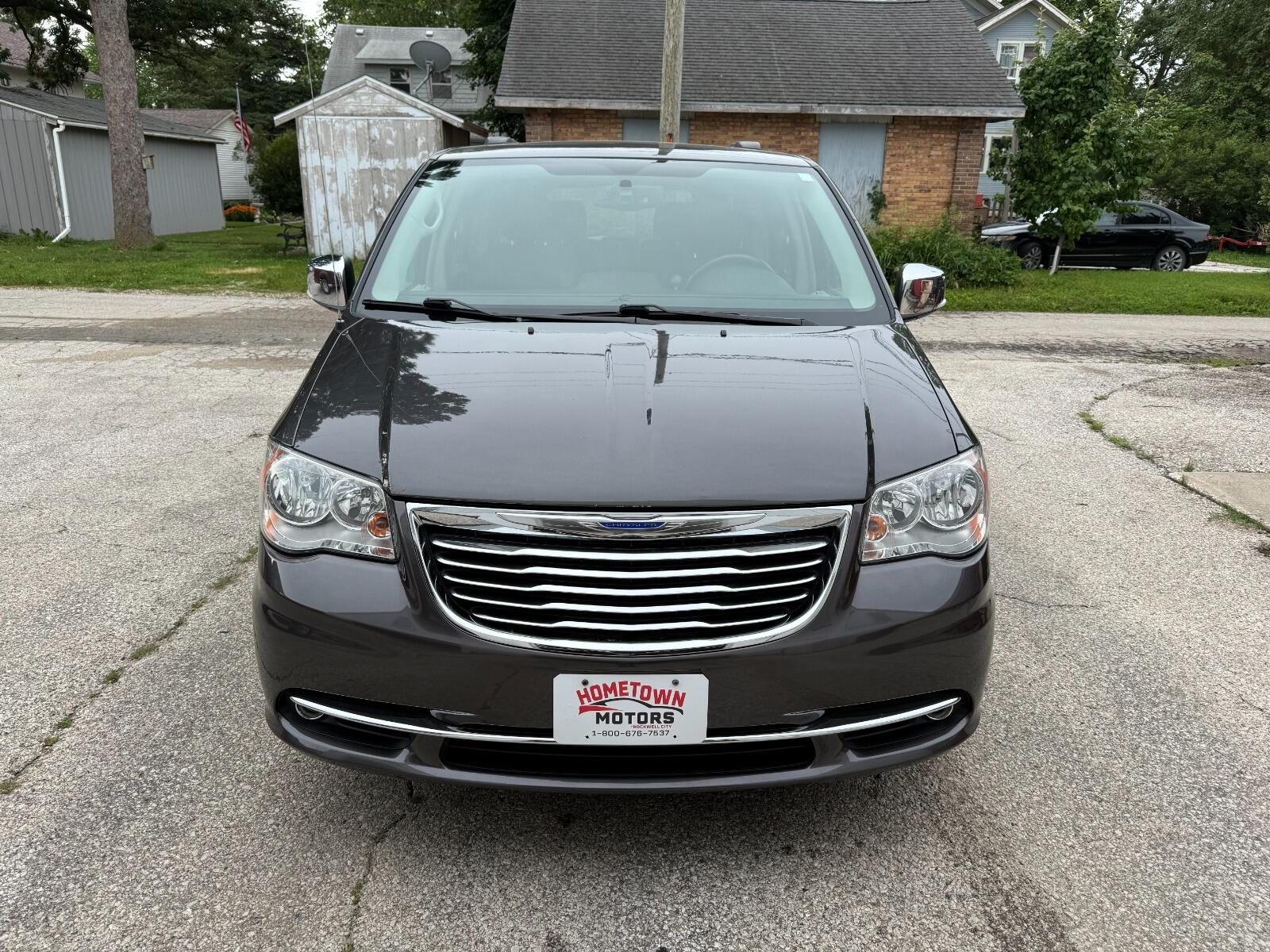 Used 2016 Chrysler Town & Country Anniversary Edition with VIN 2C4RC1CG2GR149765 for sale in Rockwell City, IA