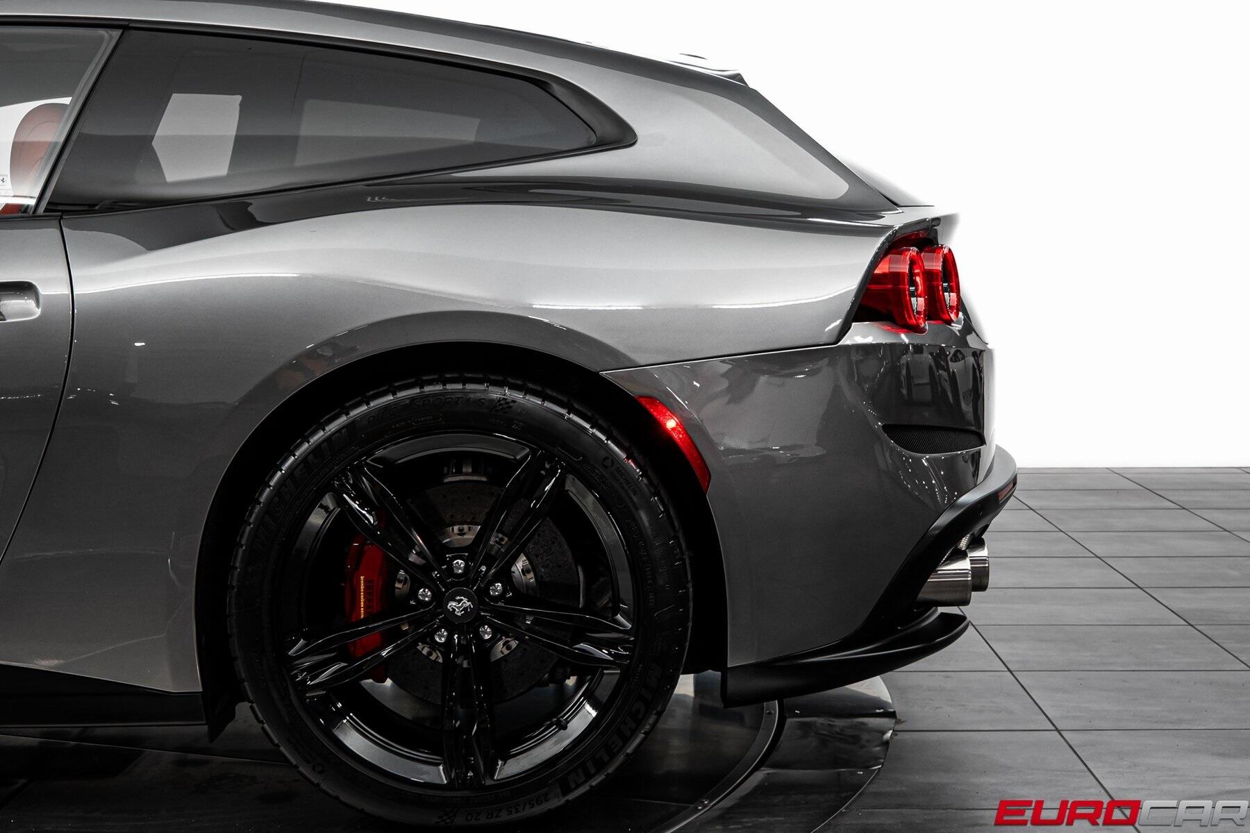 2020 Ferrari GTC4Lusso V12 *PASSENGER DISPLAY * CARBON STEERING WHEEL*Image 15