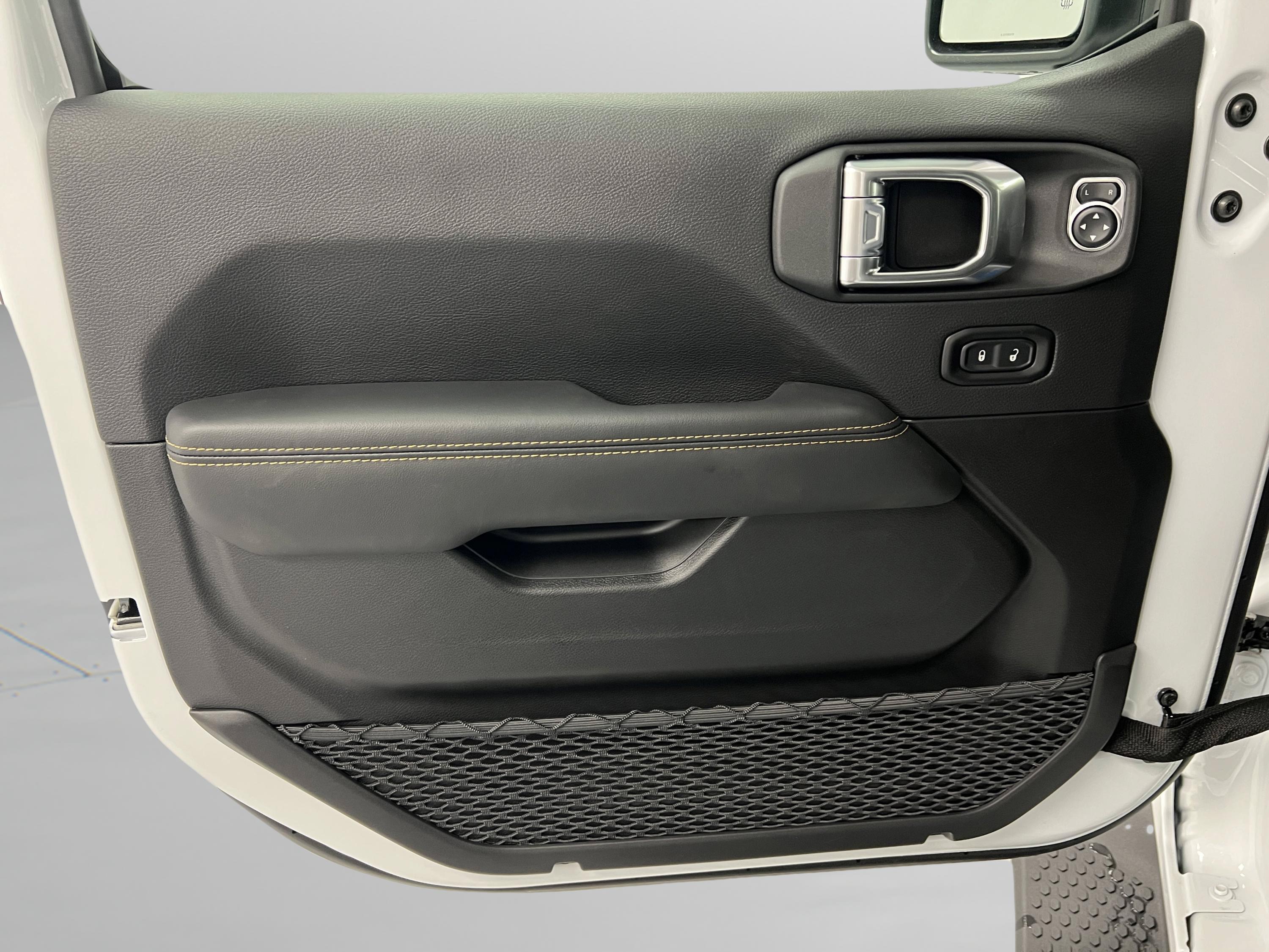 2026 Jeep Wrangler 4-Door Sahara - Photo 14