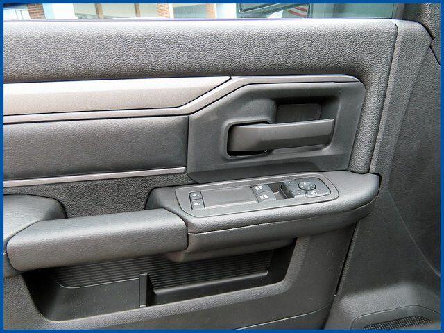 2025 RAM 3500 Chassis Tradesman - Photo 11