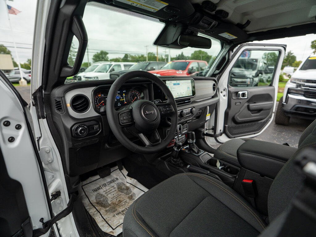 2026 Jeep Wrangler 2-Door Willys - Photo 17