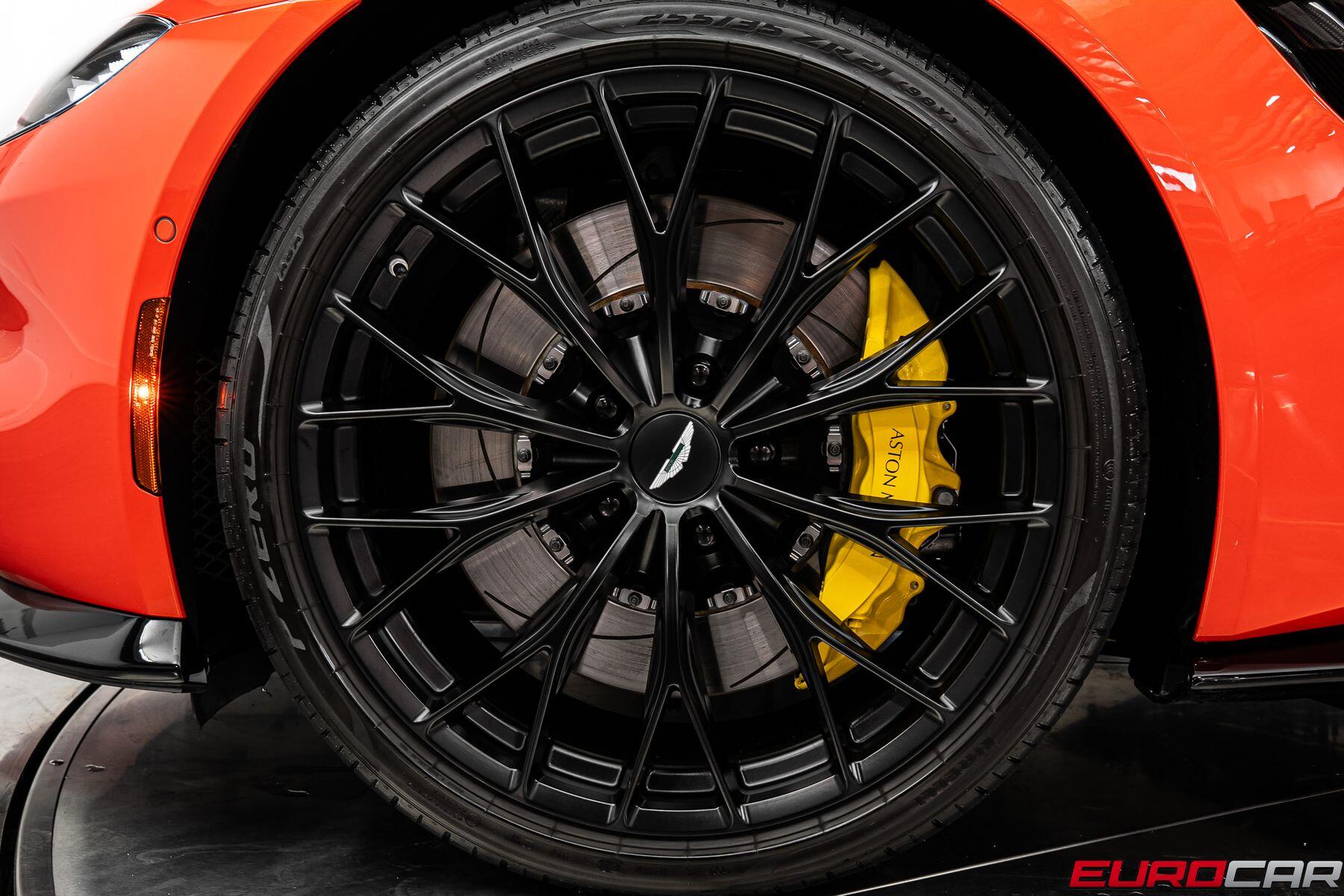 2022 Aston Martin Vantage Roadster *SPECIAL FACTORY PAINT * IMMACULATE CONDITION*Image 25