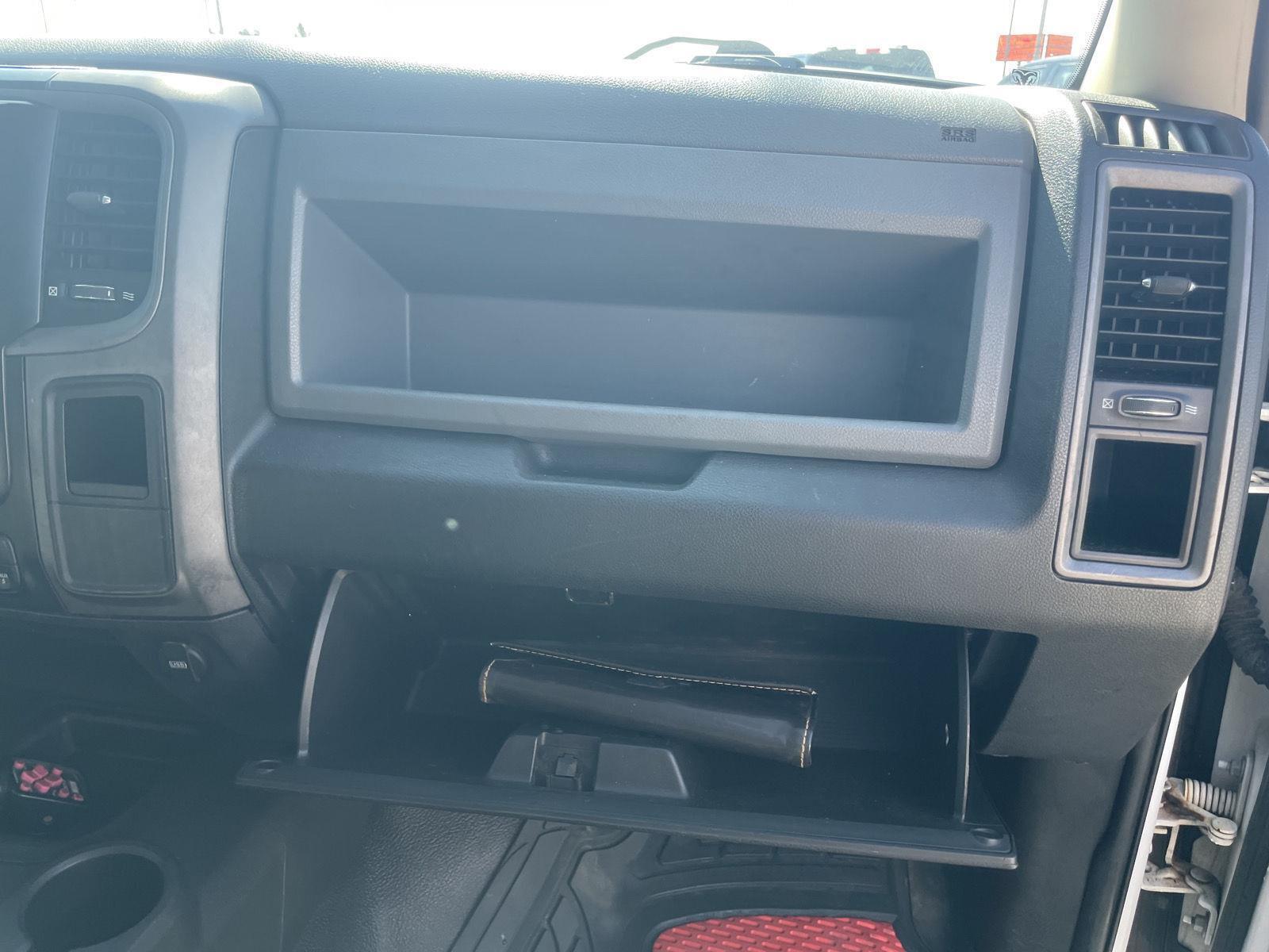 2015 RAM Ram 3500 Chassis Cab Tradesman - Photo 25