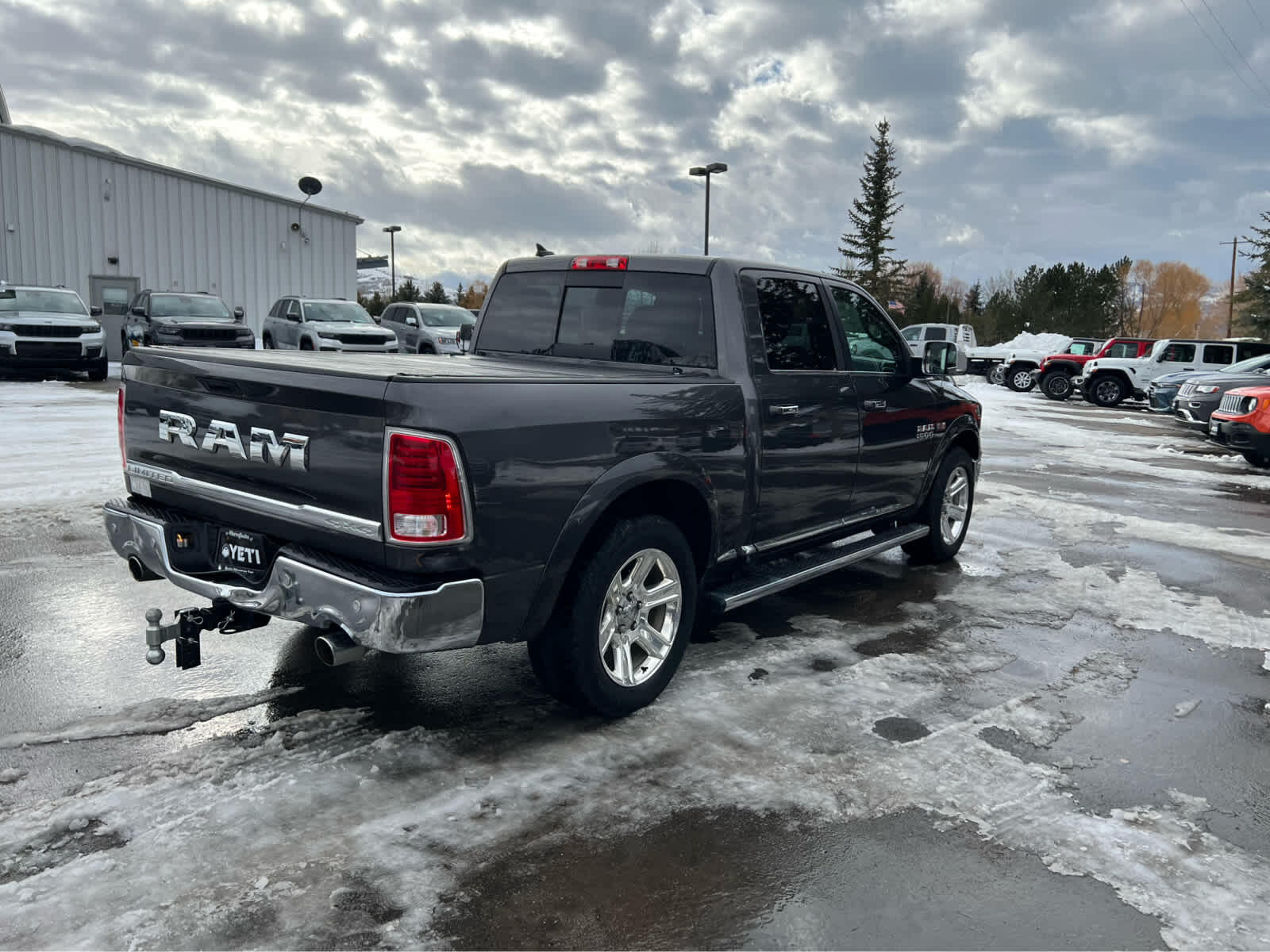 2016 RAM Ram 1500 Pickup Laramie Limited photo 9