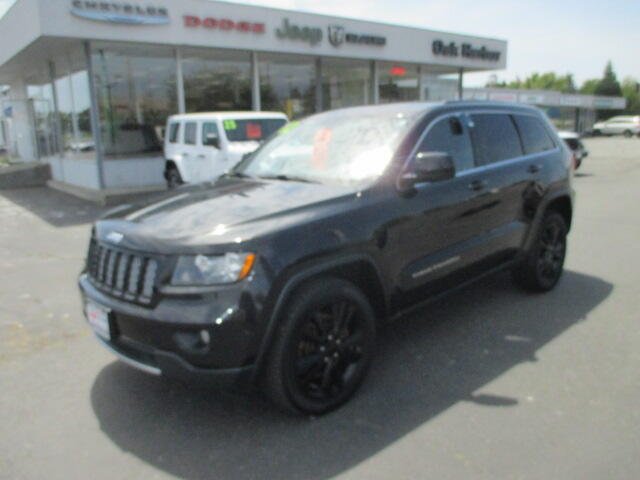 Used 2012 Jeep Grand Cherokee Laredo Altitude with VIN 1C4RJFAG3CC333797 for sale in Oak Harbor, WA