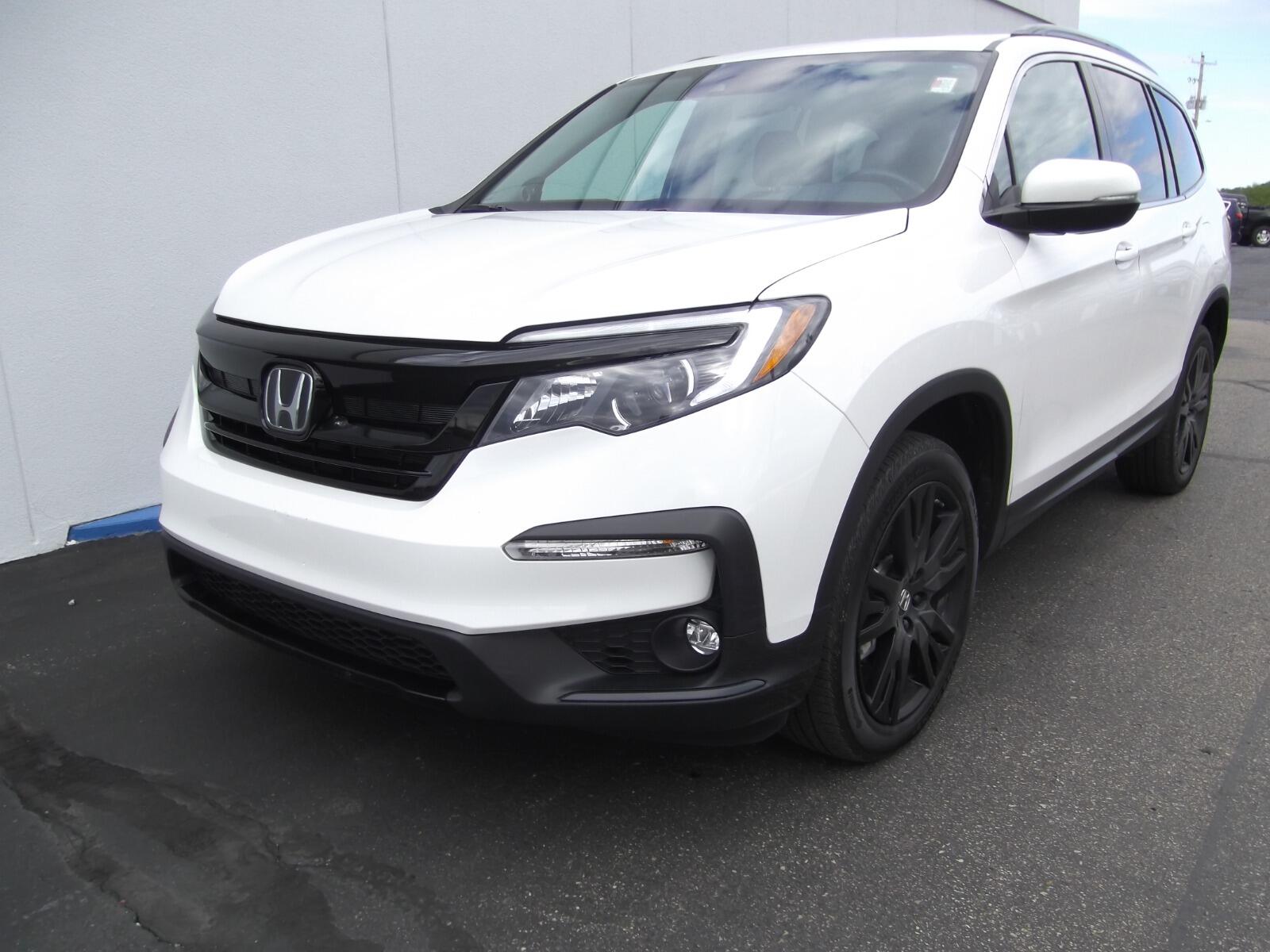 Used 2022 Honda Pilot SE with VIN 5FNYF6H28NB103458 for sale in Kansas City
