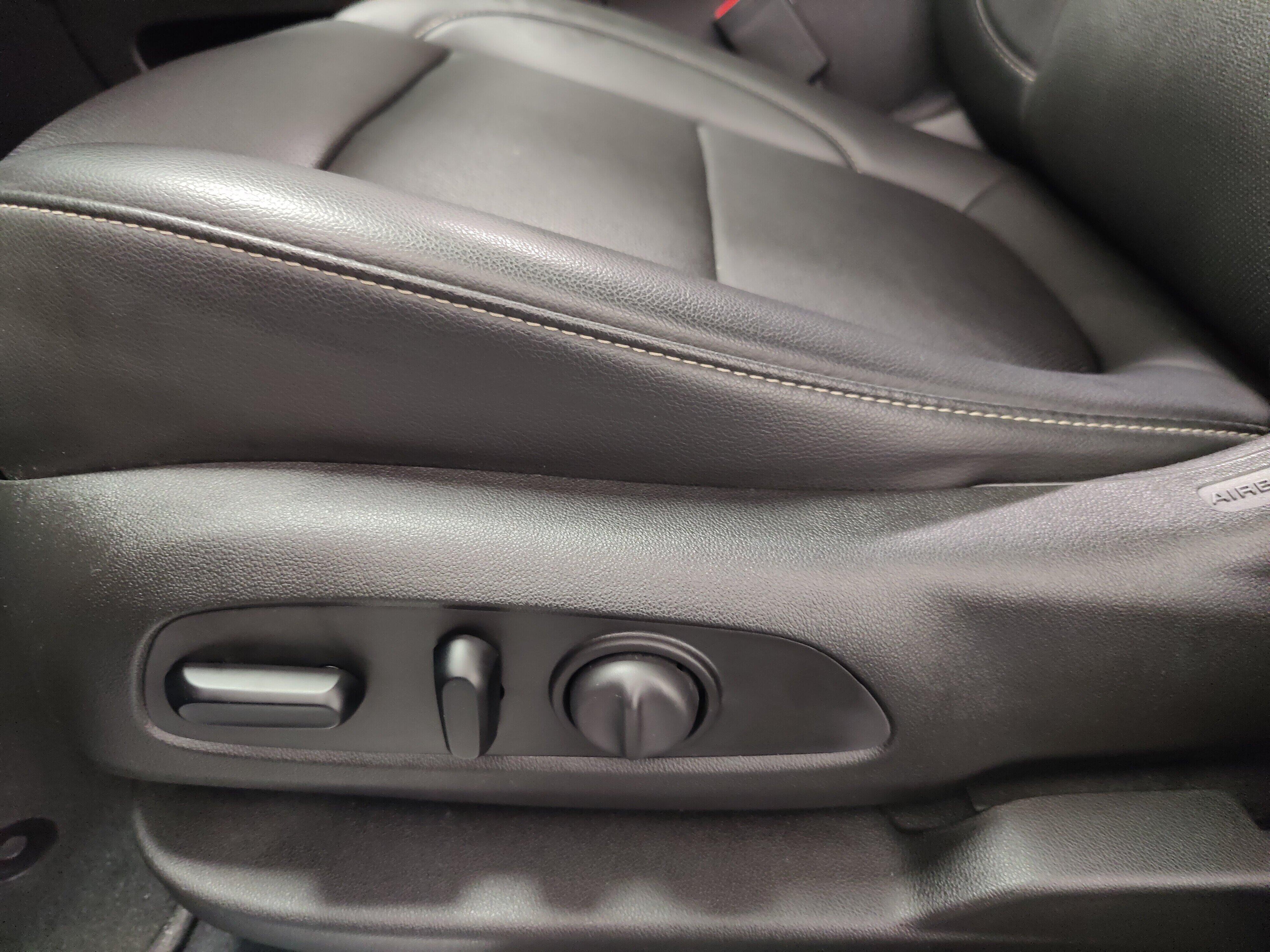 2021 GMC Acadia SLT - Photo 18