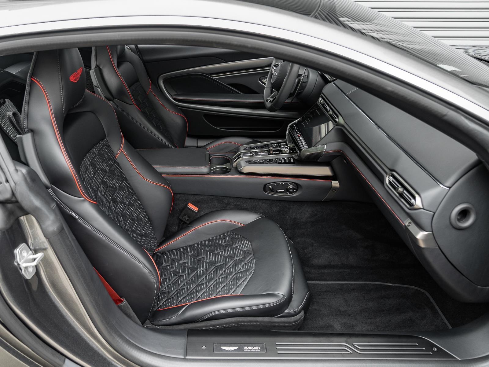 Used 2025 Aston Martin Vanquish Coupe