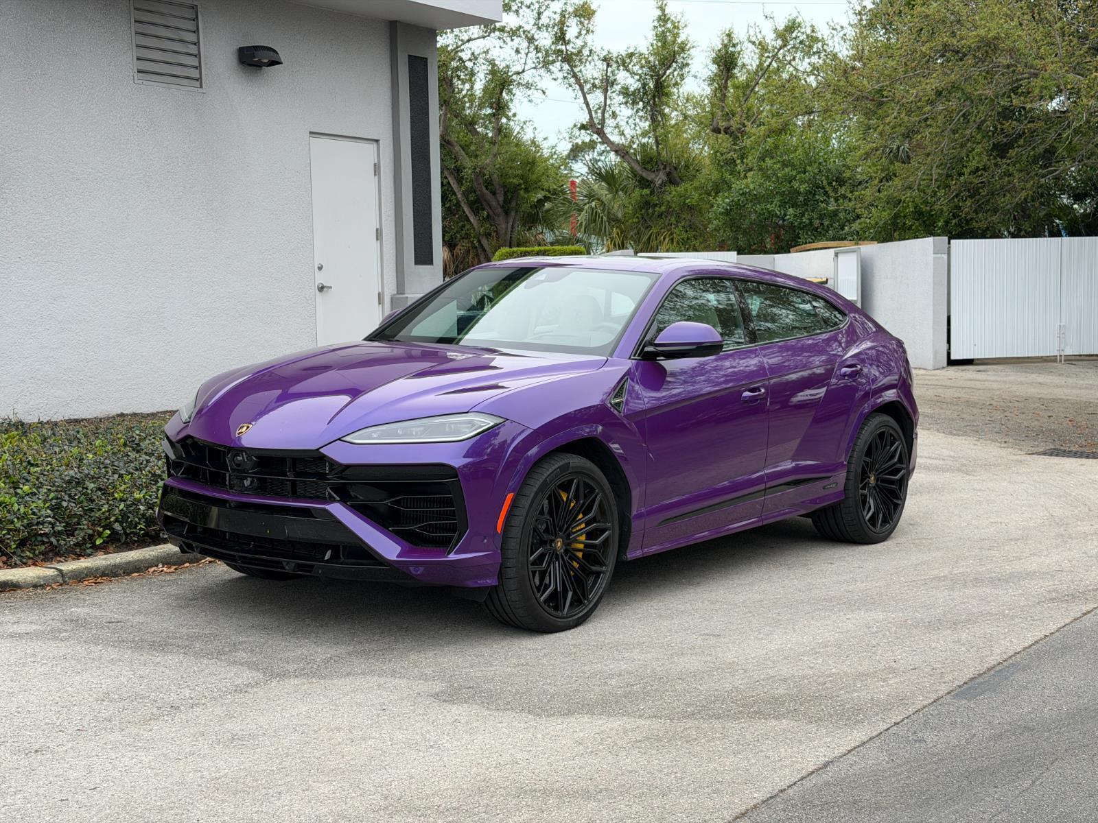 Used 2025 Lamborghini Urus SE