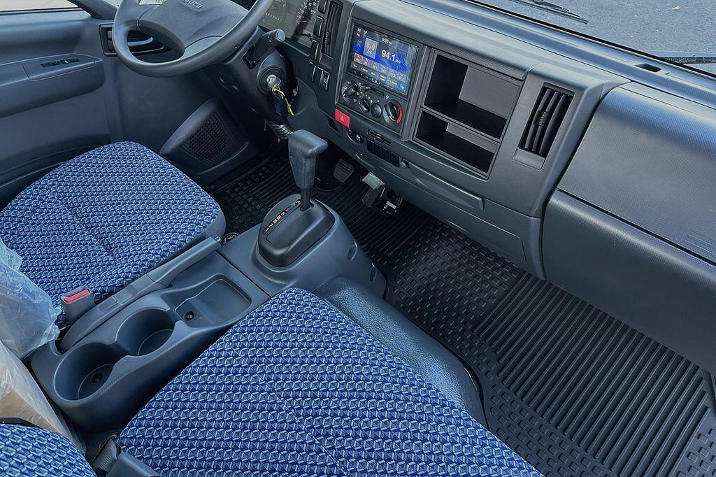 2024 Isuzu NPR HD - Photo 11