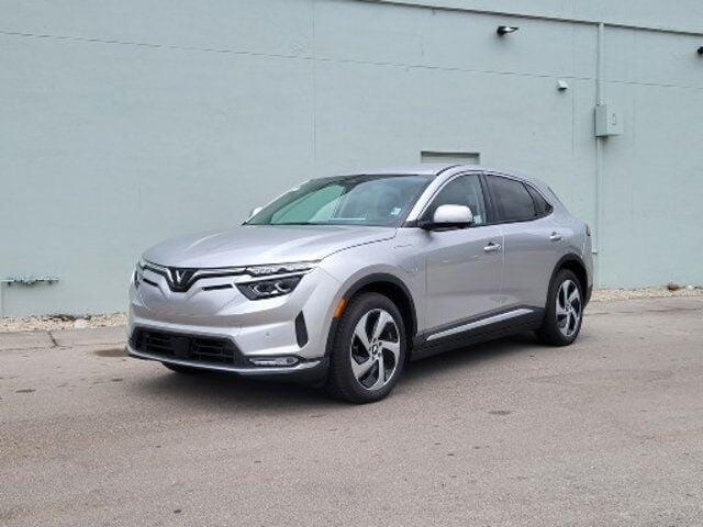 2025 VinFast VF 8 Eco