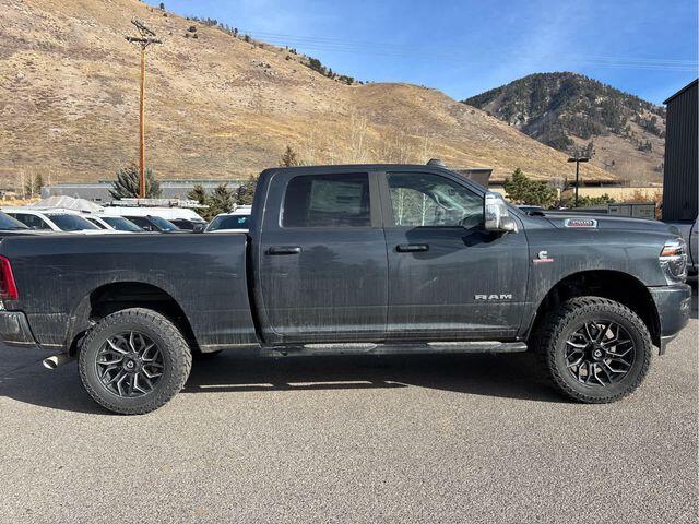 2025 RAM 3500 Laramie - Photo 14