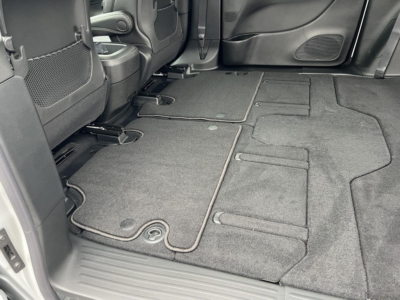 2026 Chrysler Voyager LX - Photo 48