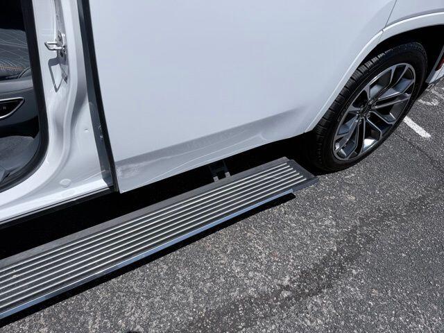2022 Jeep Grand Wagoneer Series III - Photo 25