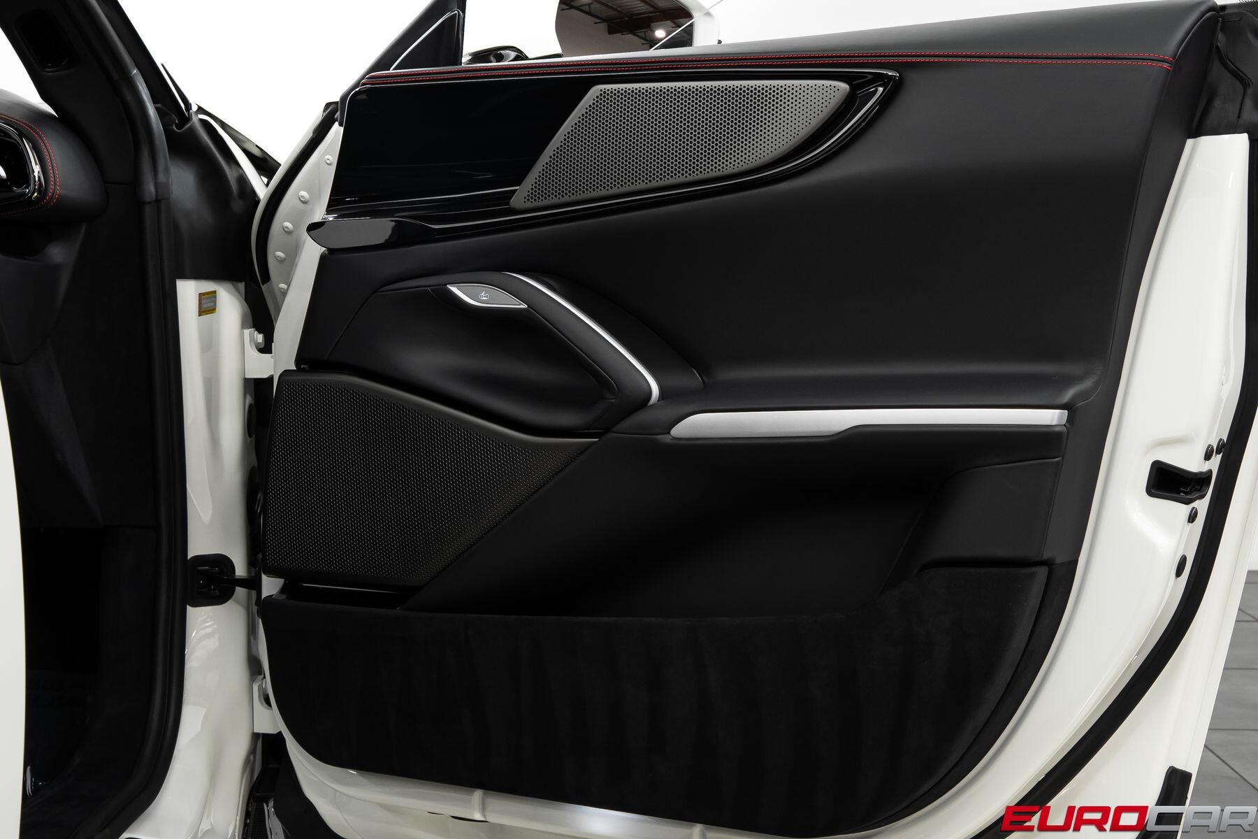 2025 Ferrari Purosangue *HUGE CARBON EXTERIOR OPTIONS * PANORAMIC SUNROOF*Image 32
