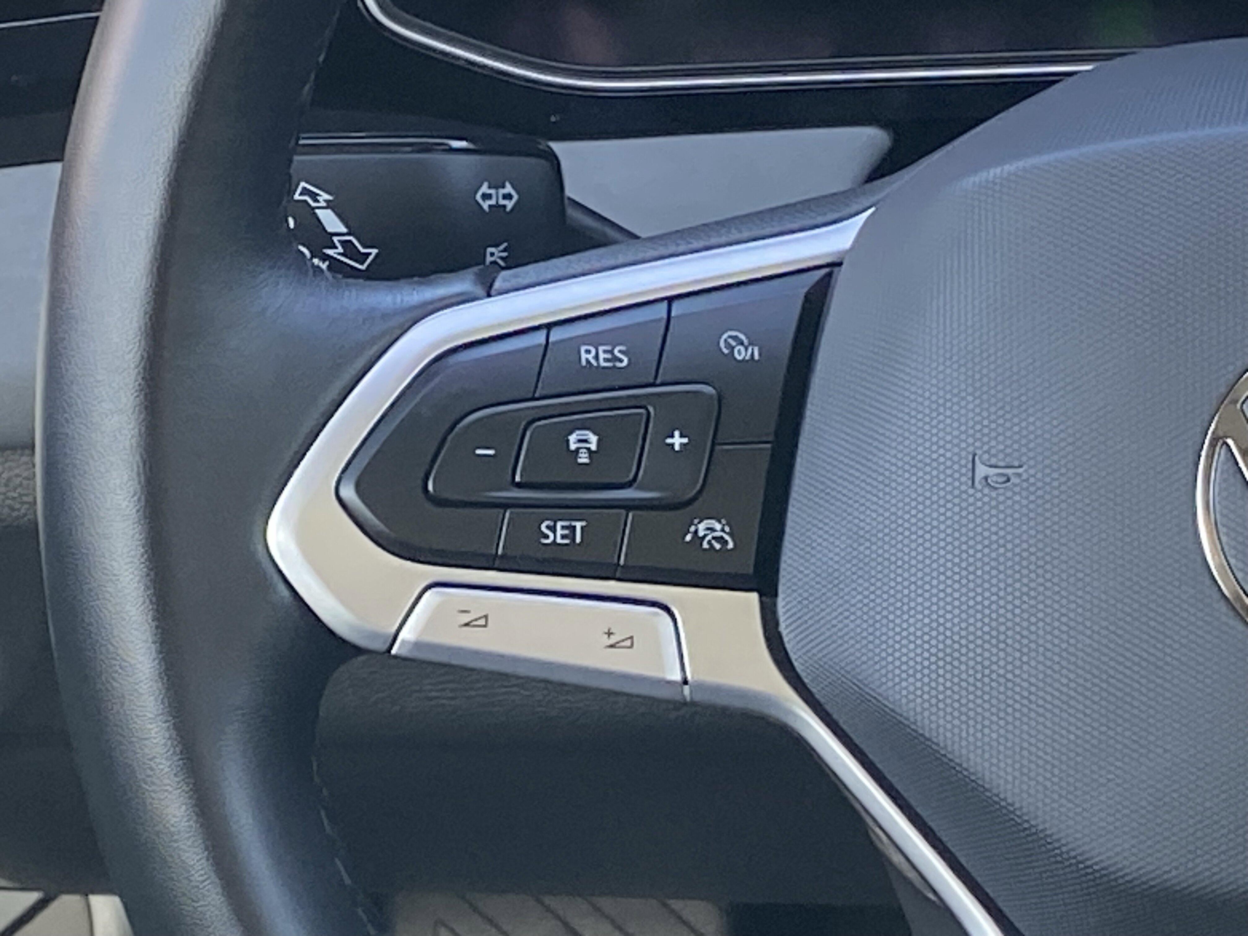 2025 Volkswagen Jetta SE - Photo 17