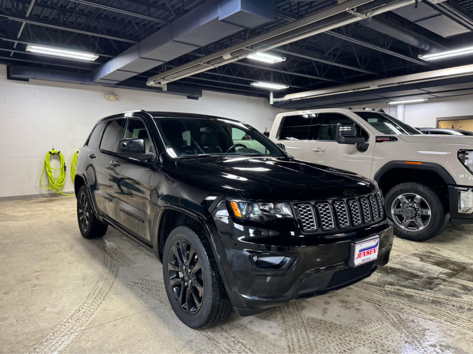 Used 2021 Jeep Grand Cherokee Laredo X with VIN 1C4RJFAG6MC653410 for sale in New Ulm, Minnesota
