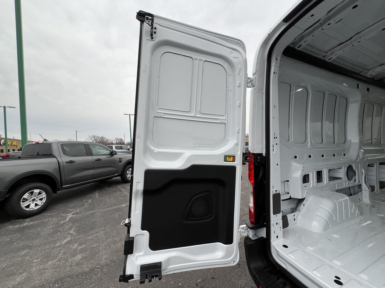 2026 Ford Transit Van Base - Photo 42